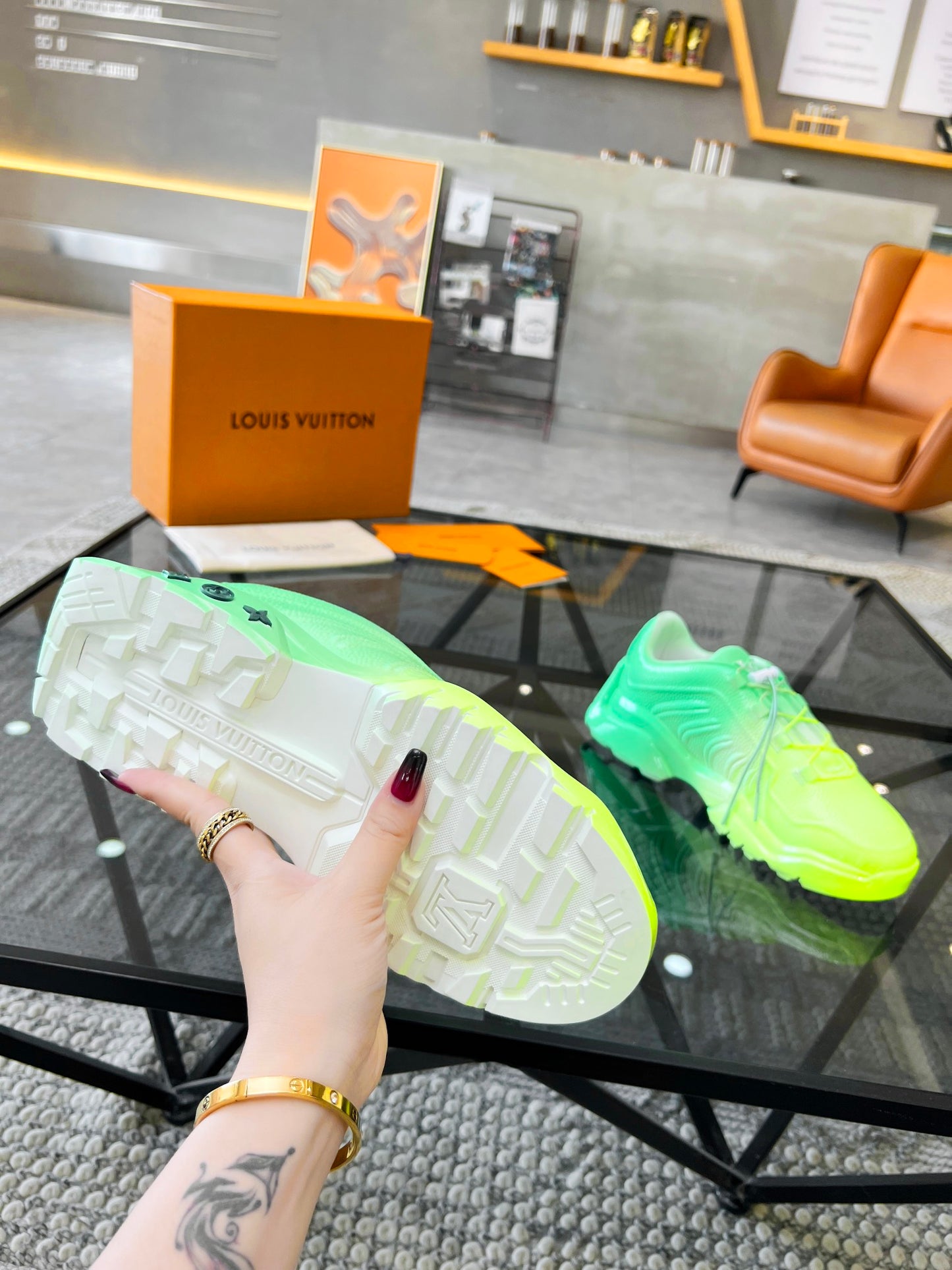 LV-110shoes