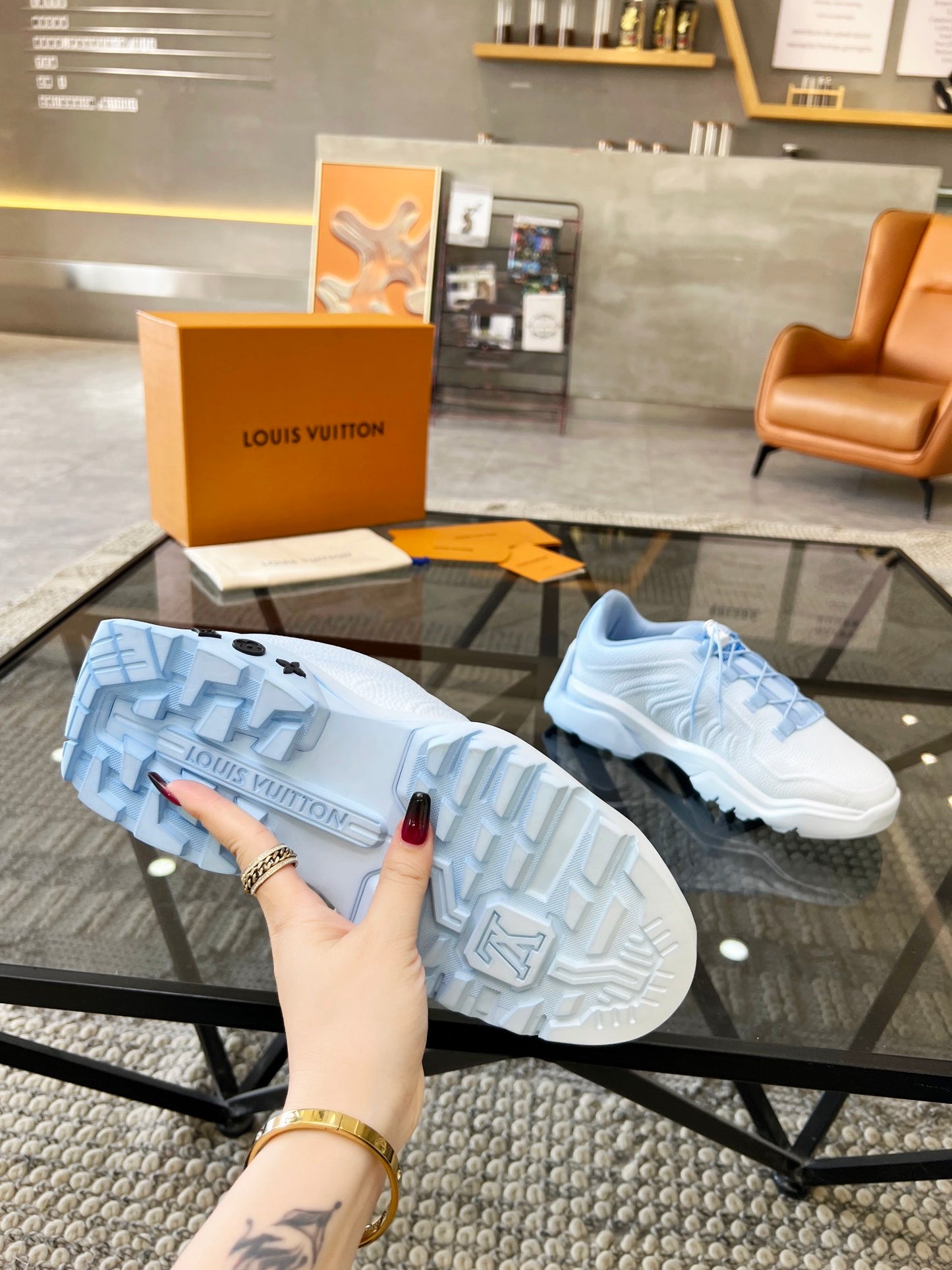 LV-121shoes