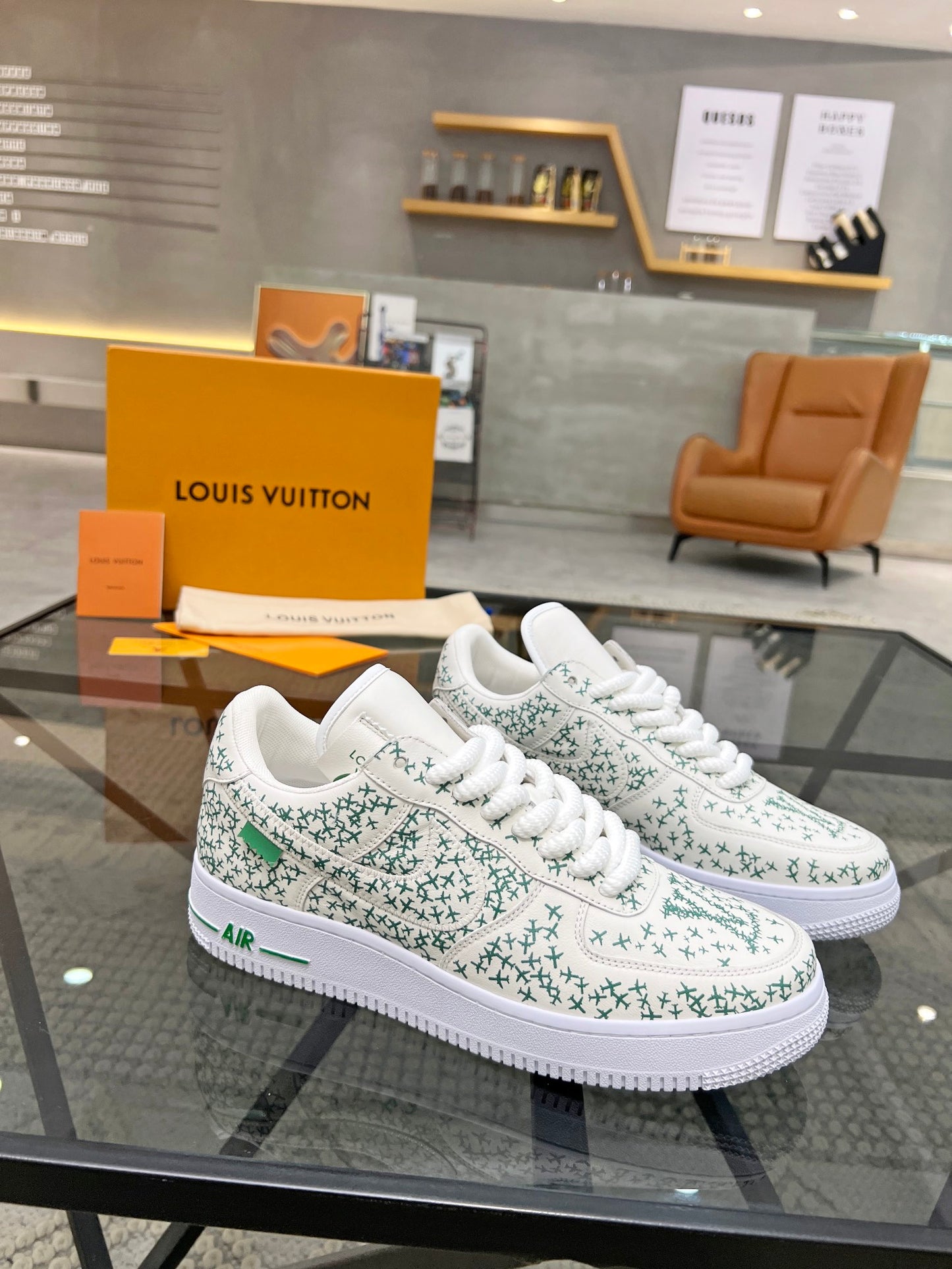 LV-114shoes