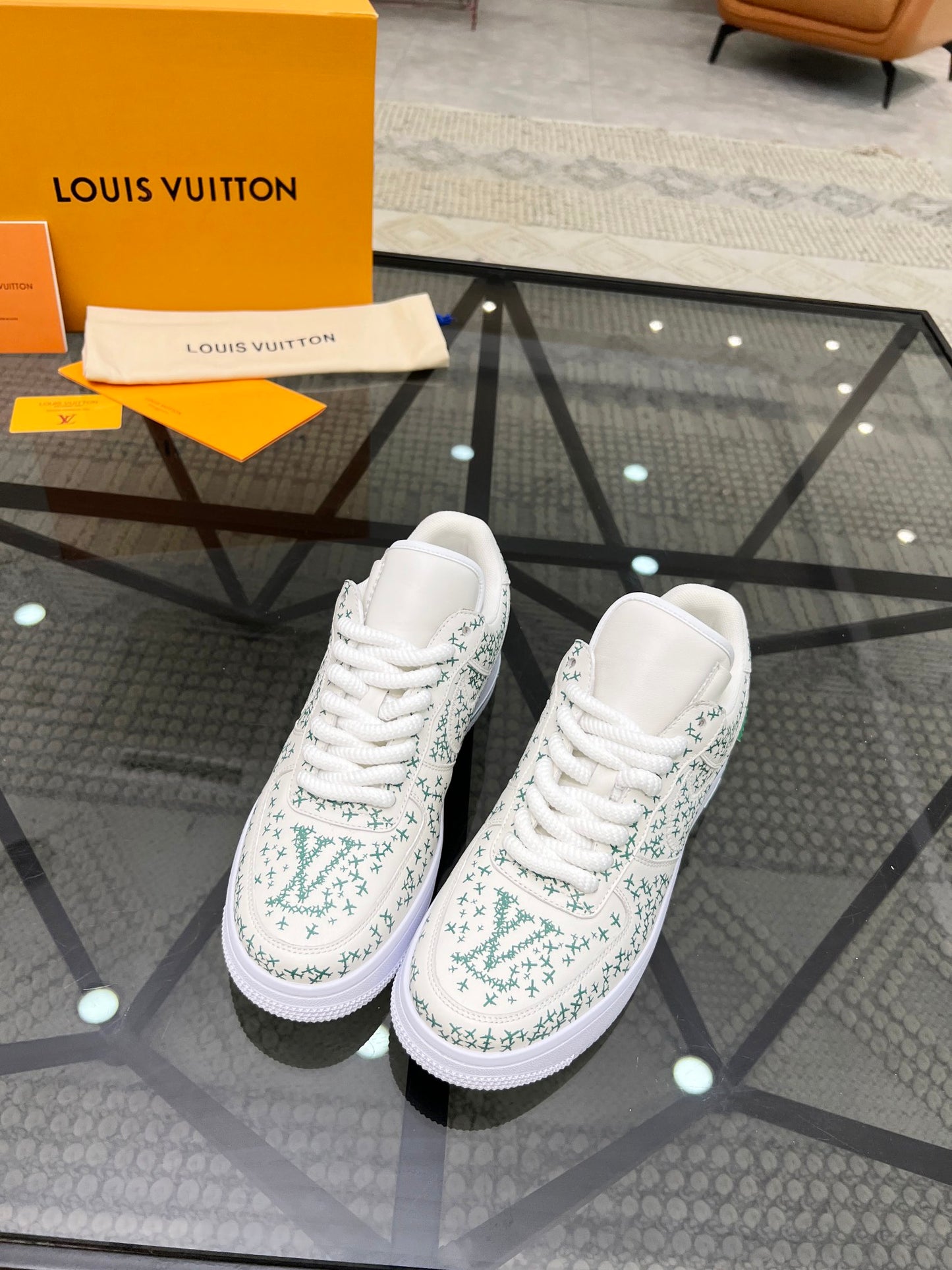 LV-114shoes