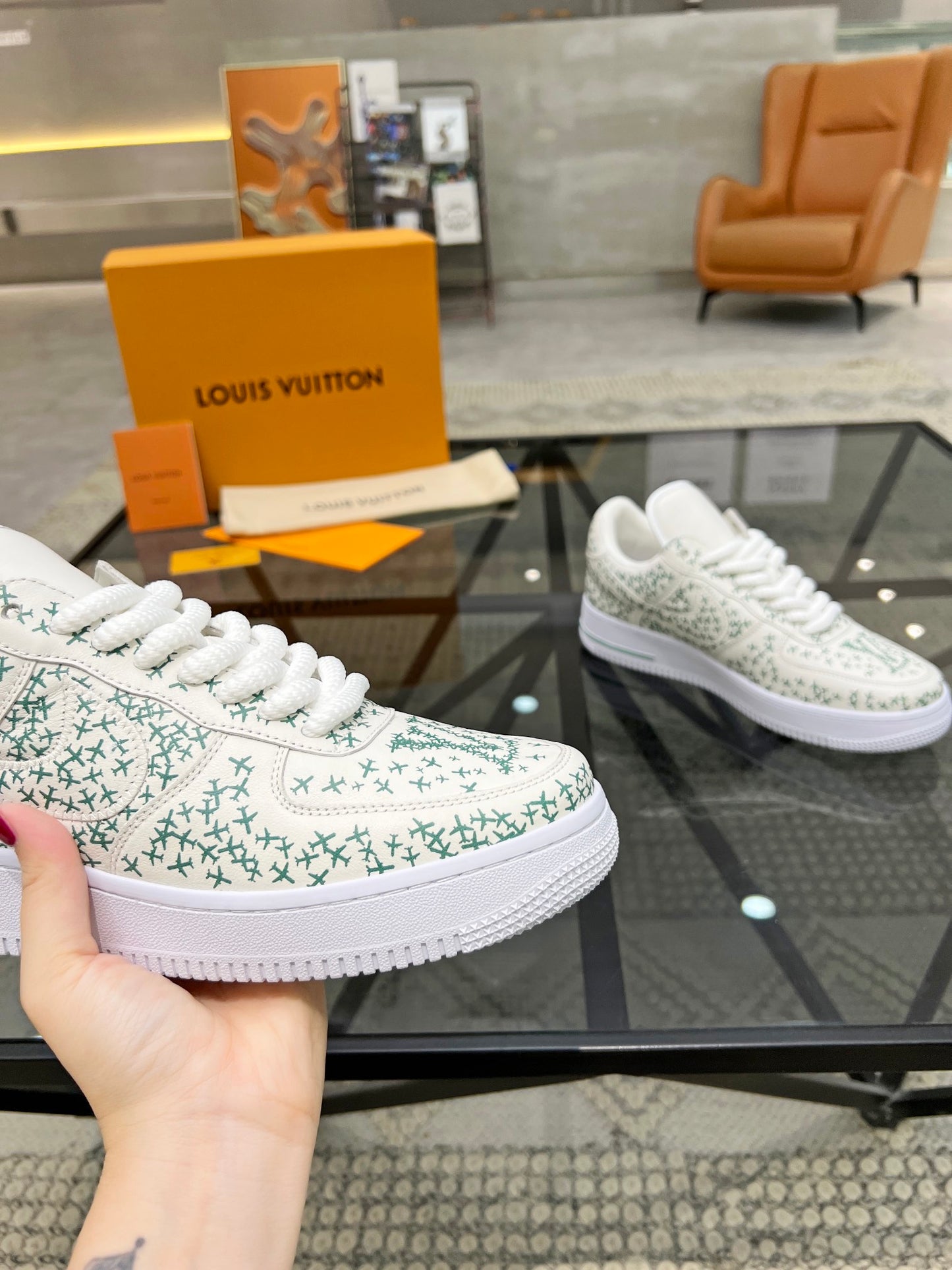 LV-114shoes