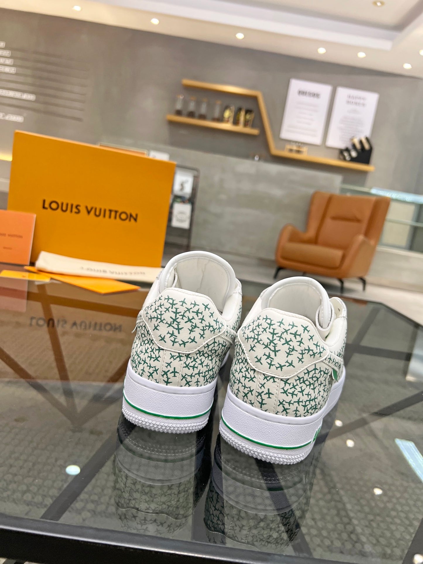 LV-114shoes