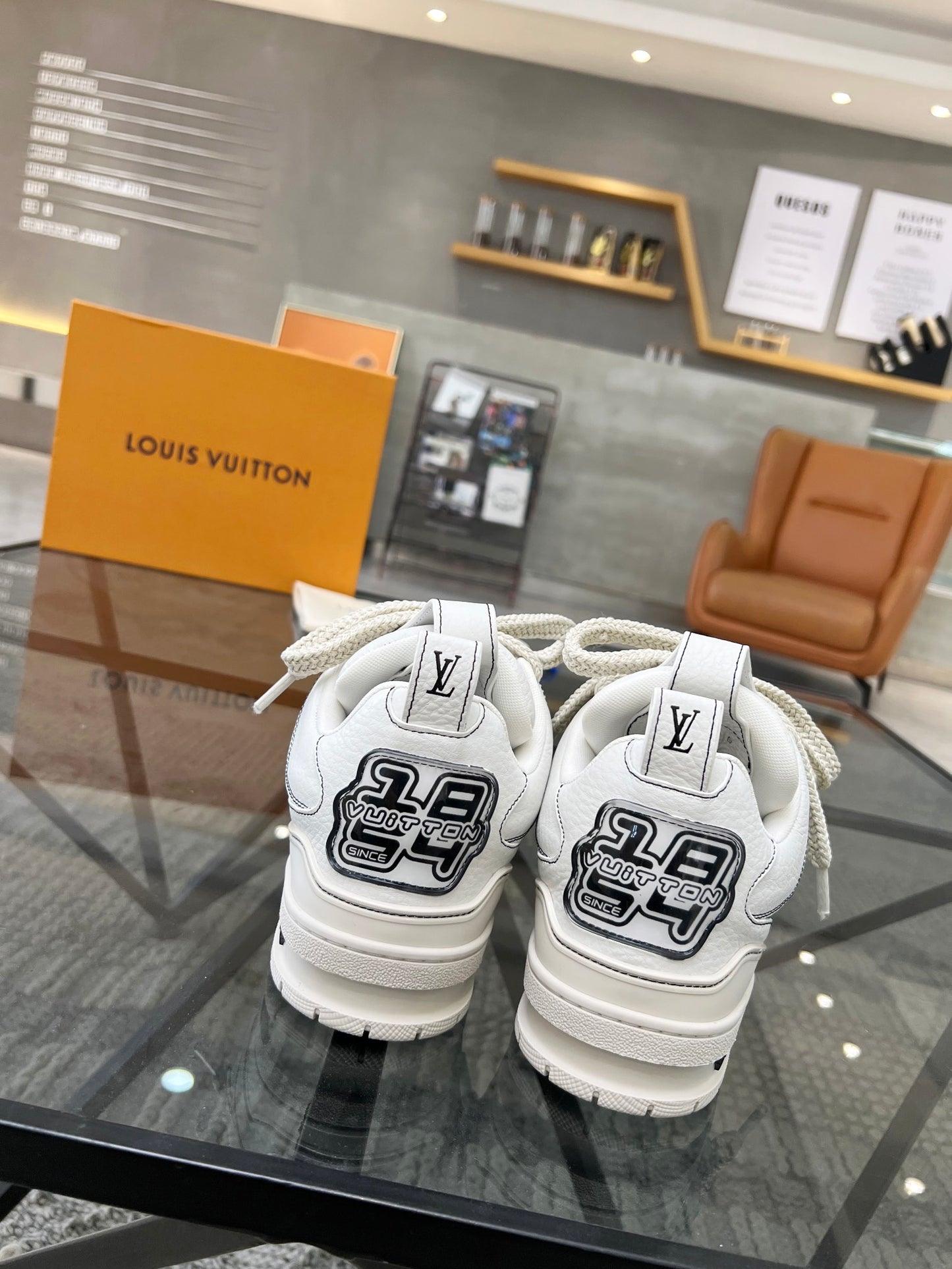 LV-118shoes