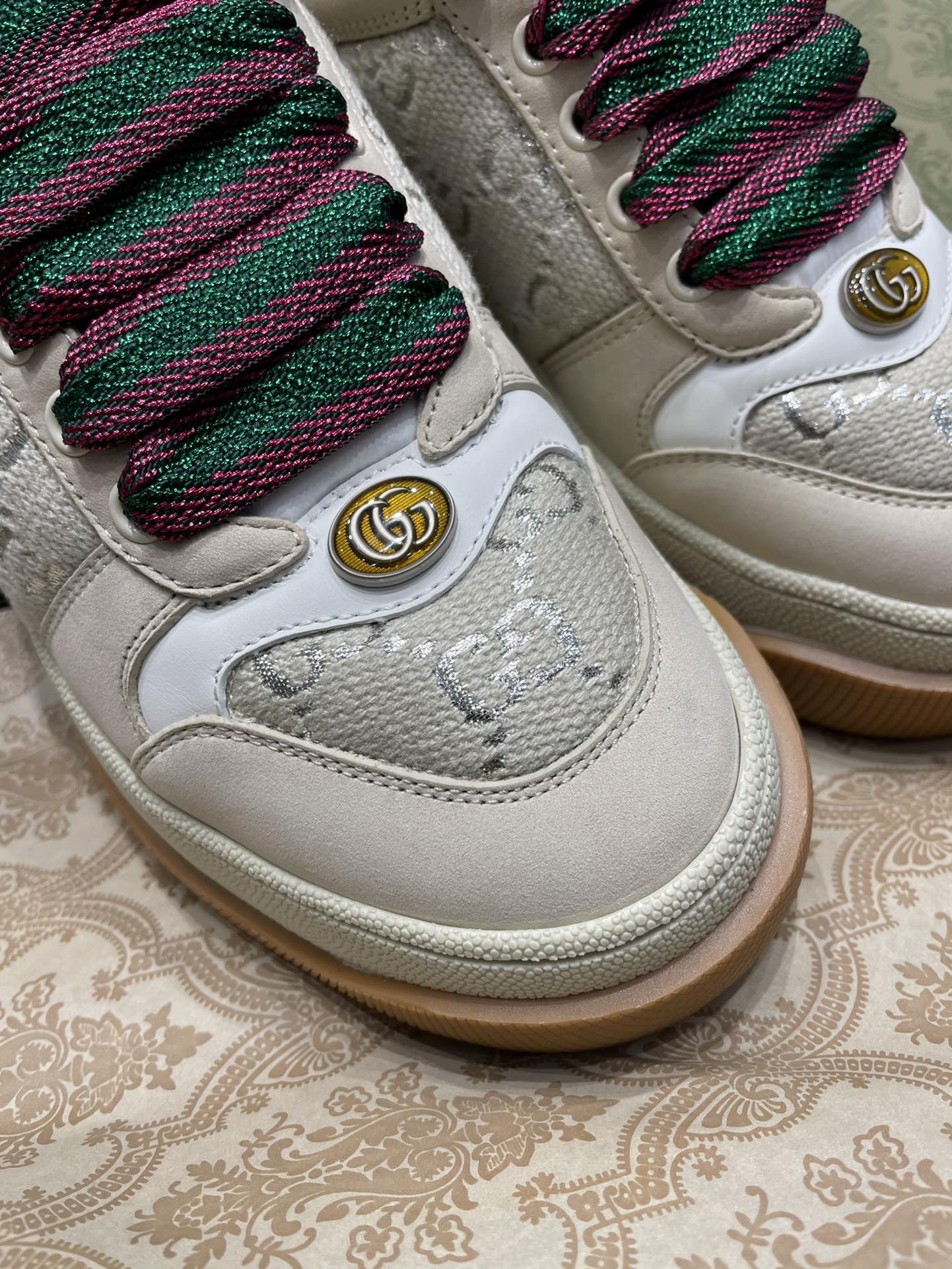 Gucci-042Shoes