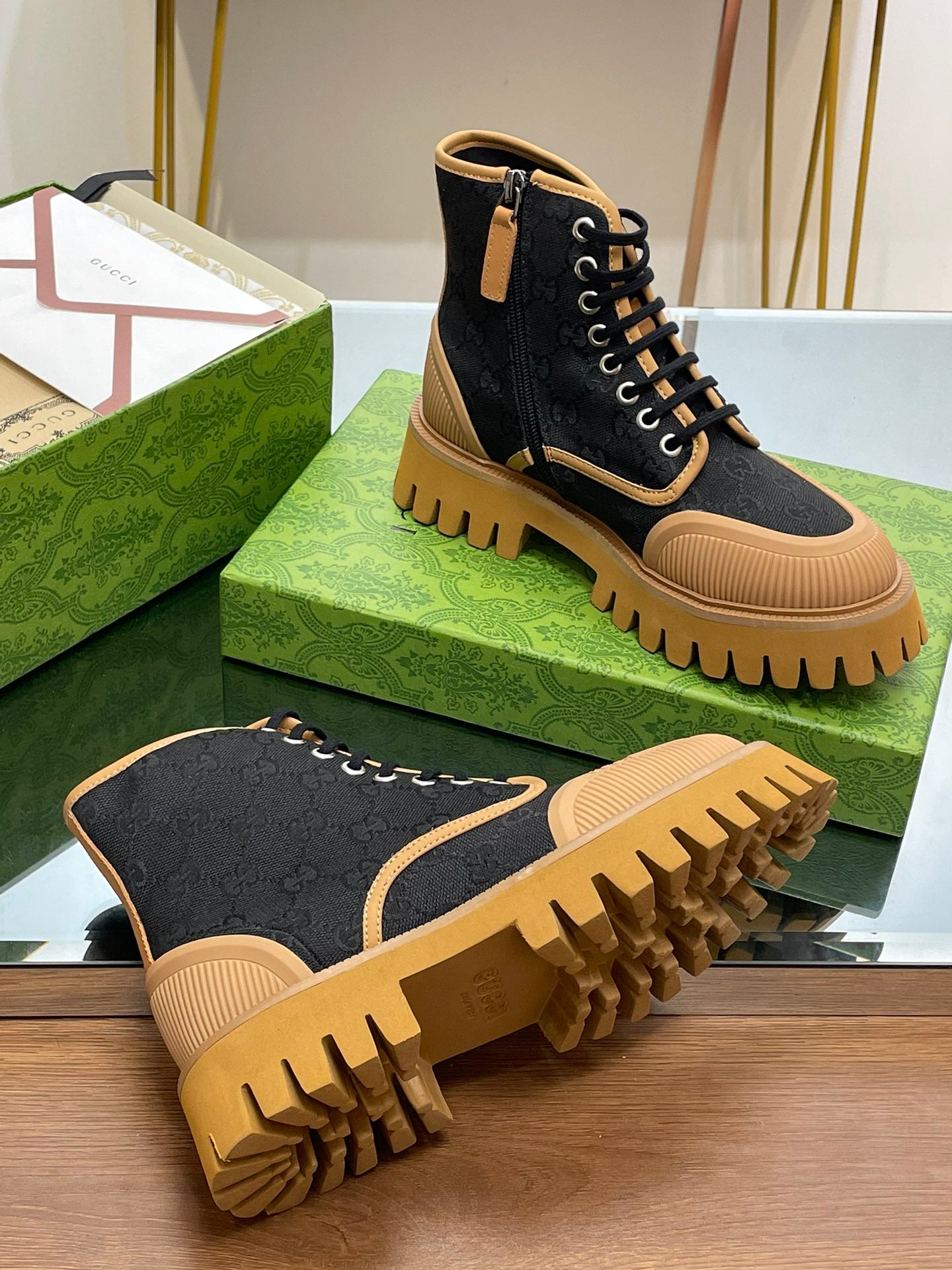 Gucci-048Shoes