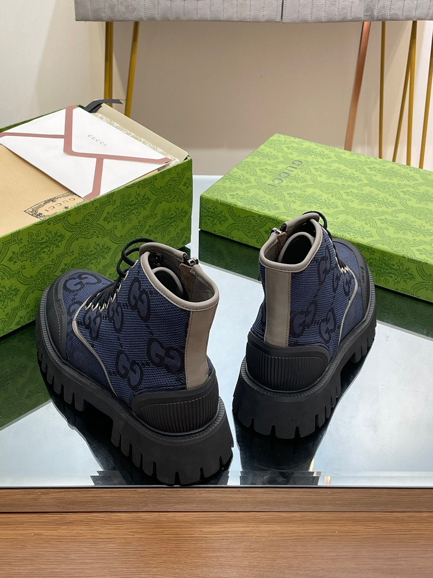 Gucci-050Shoes