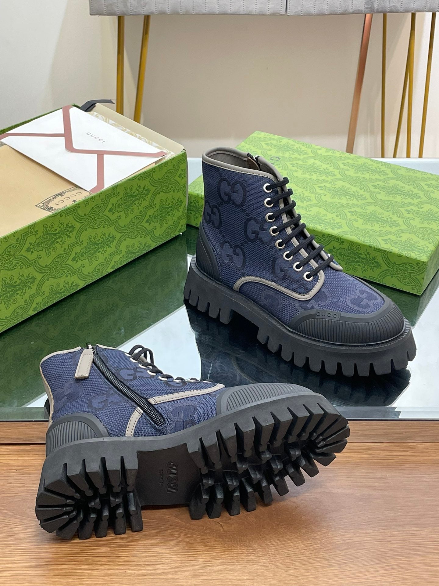 Gucci-050Shoes