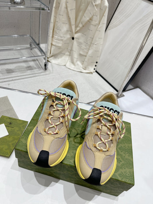 Gucci-054Shoes