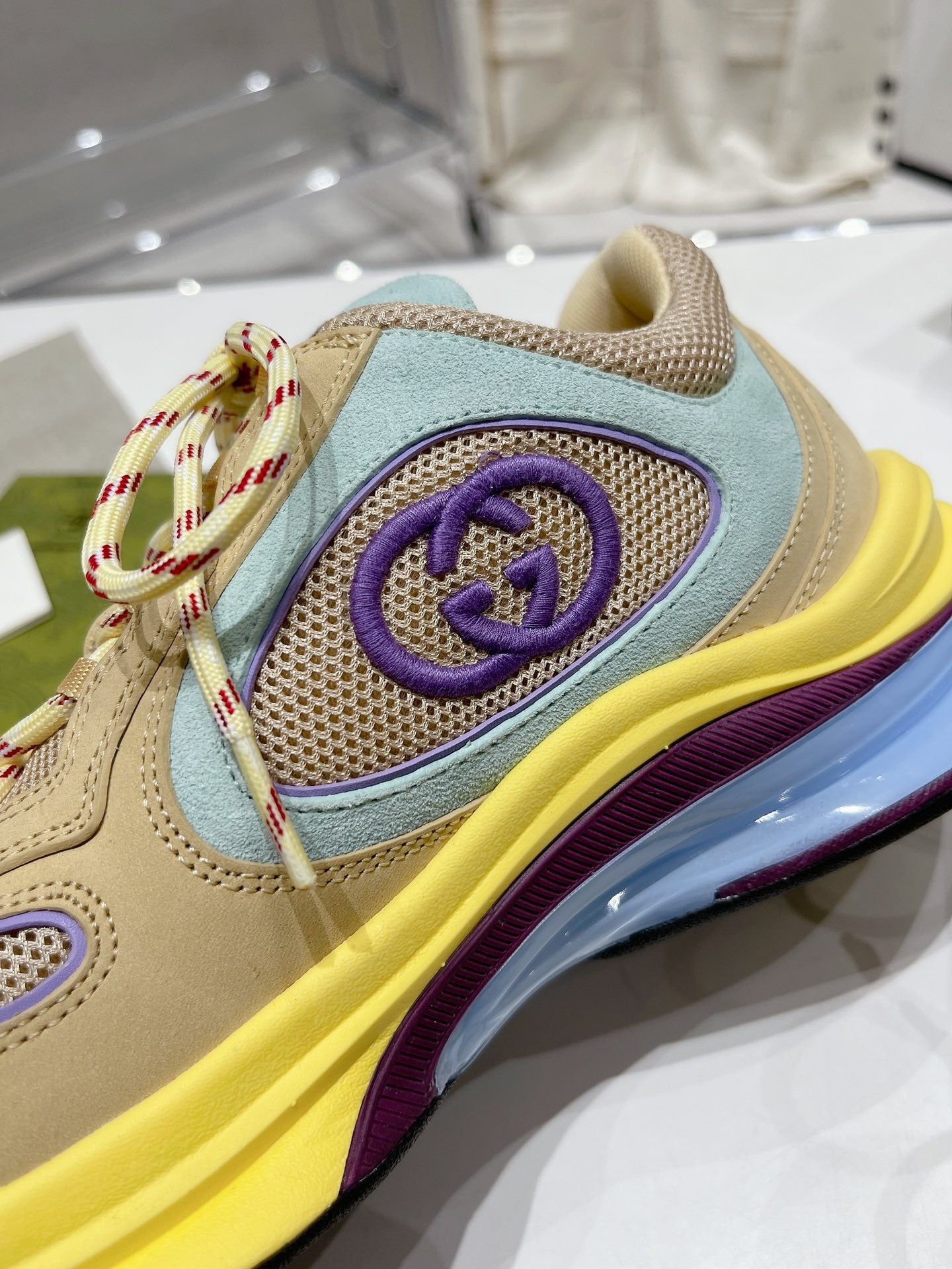 Gucci-054Shoes