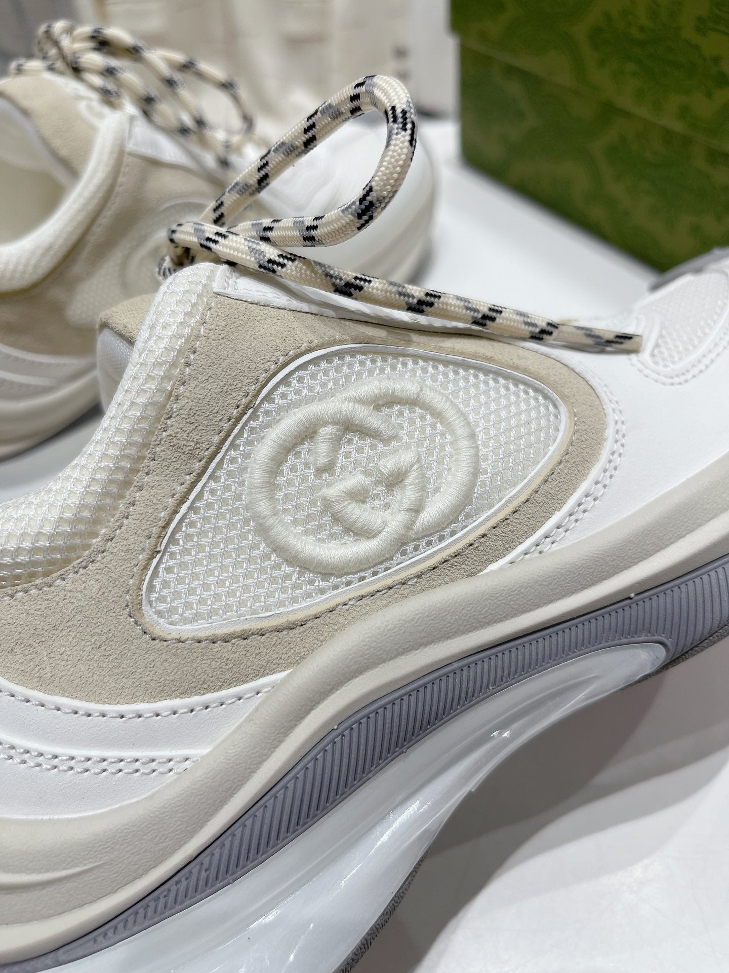 Gucci-055Shoes