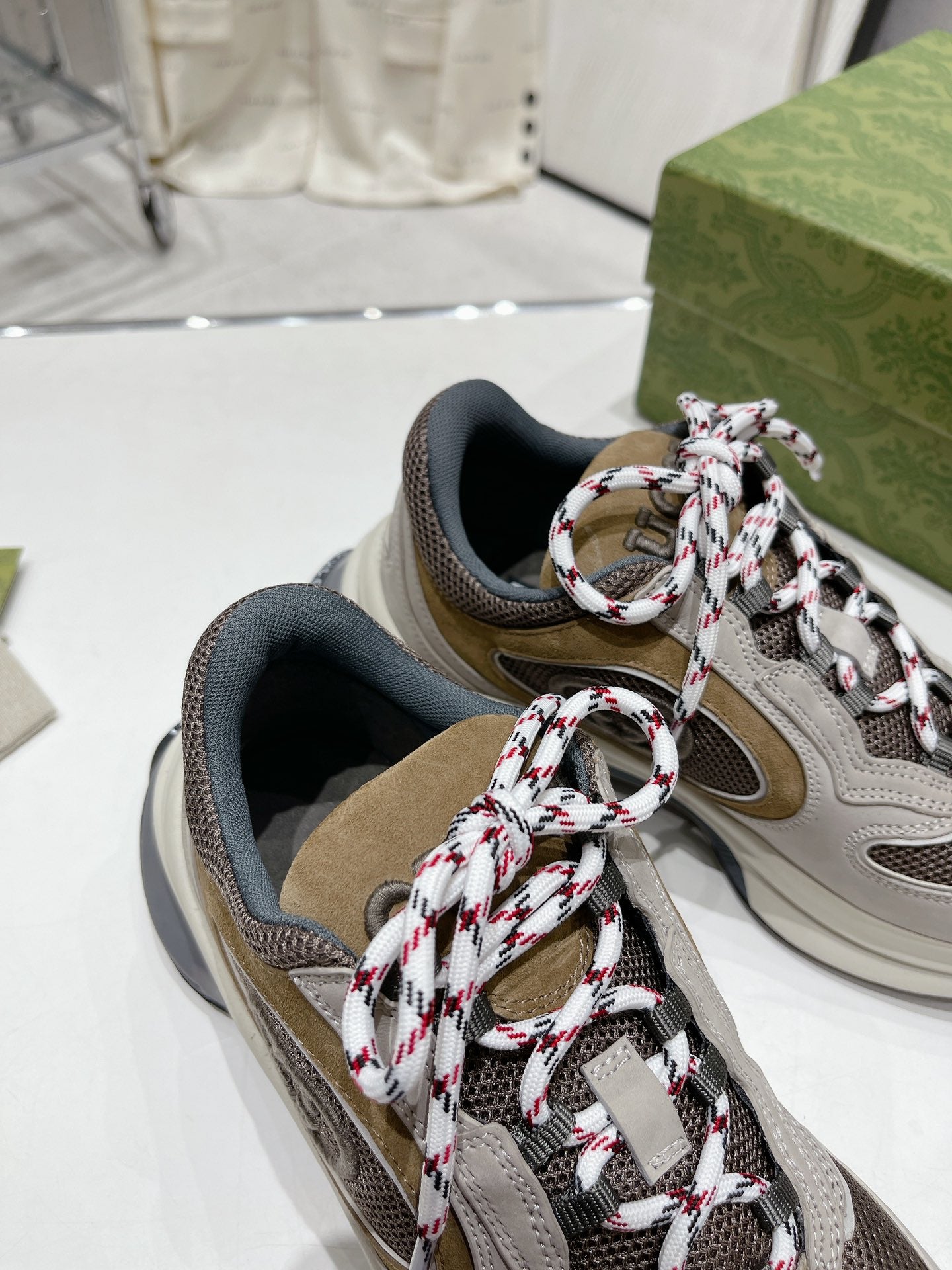 Gucci-056Shoes
