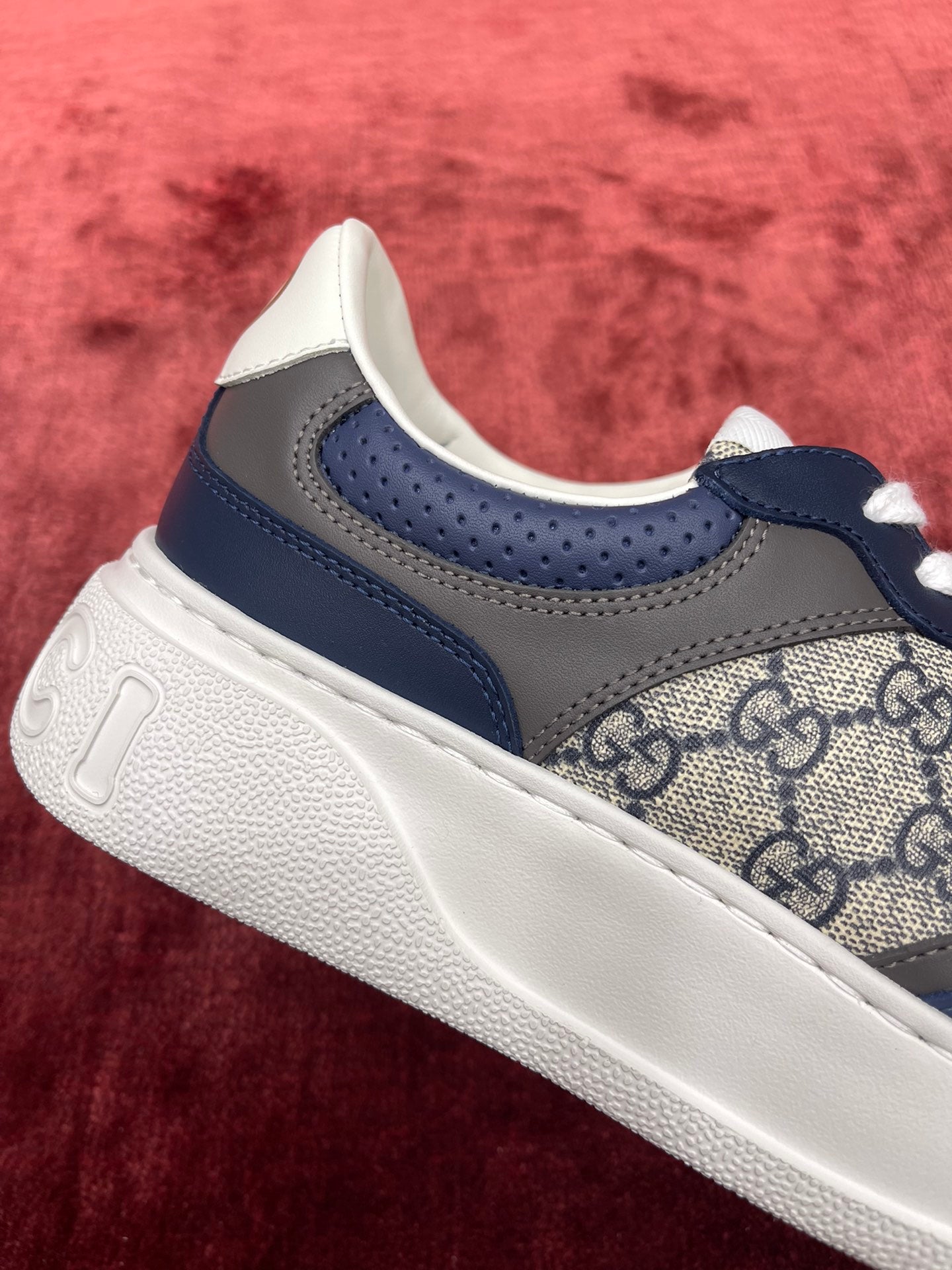 Gucci-057Shoes