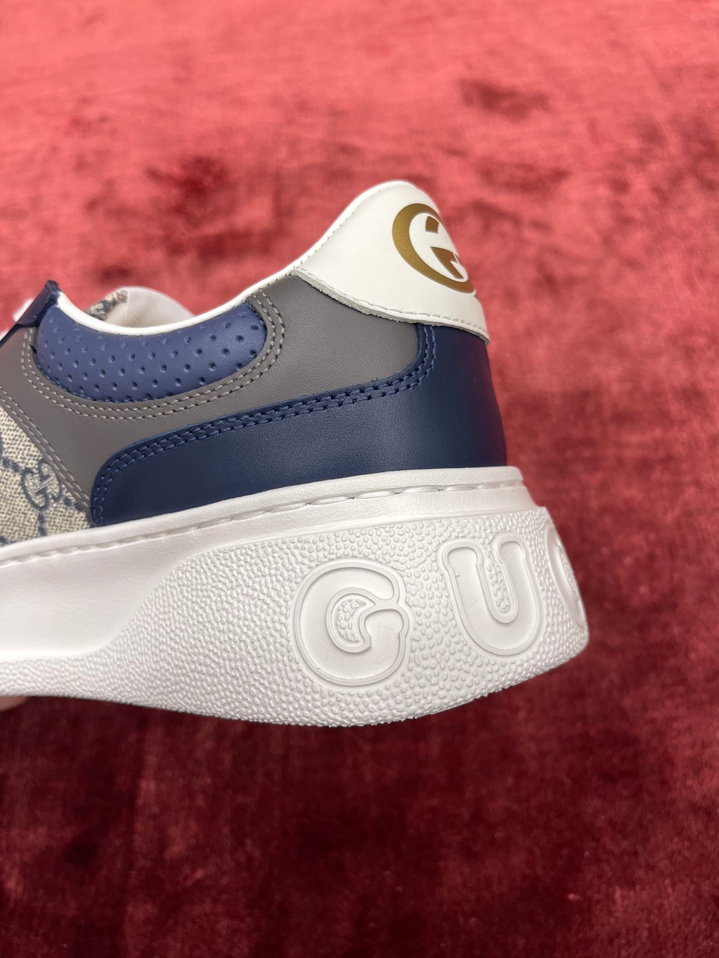 Gucci-057Shoes