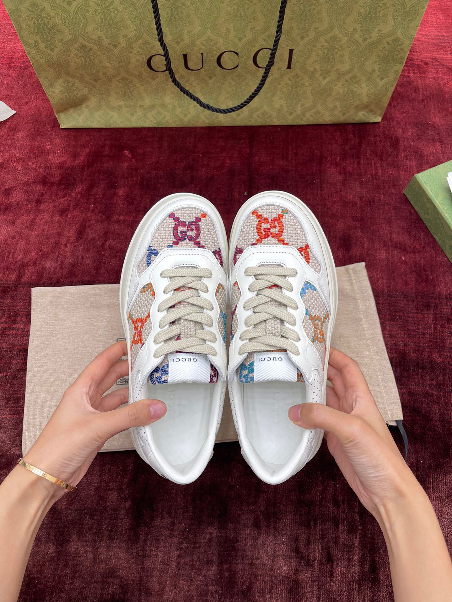 Gucci-062Shoes