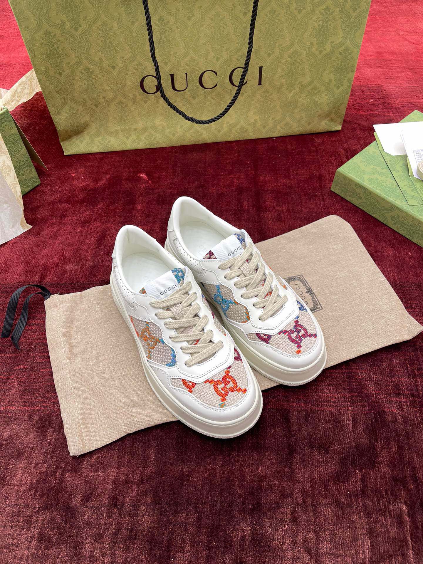 Gucci-062Shoes
