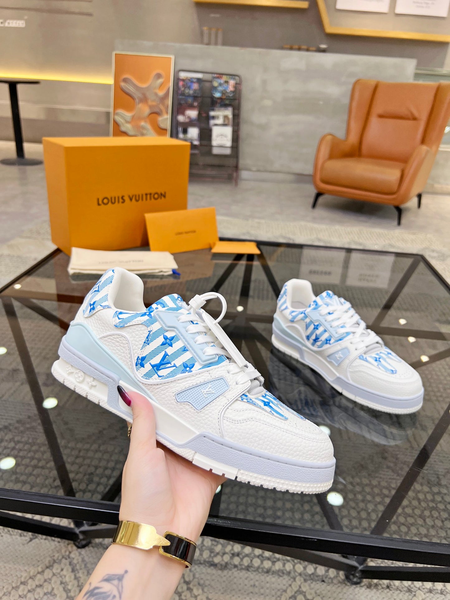 LV-144shoes