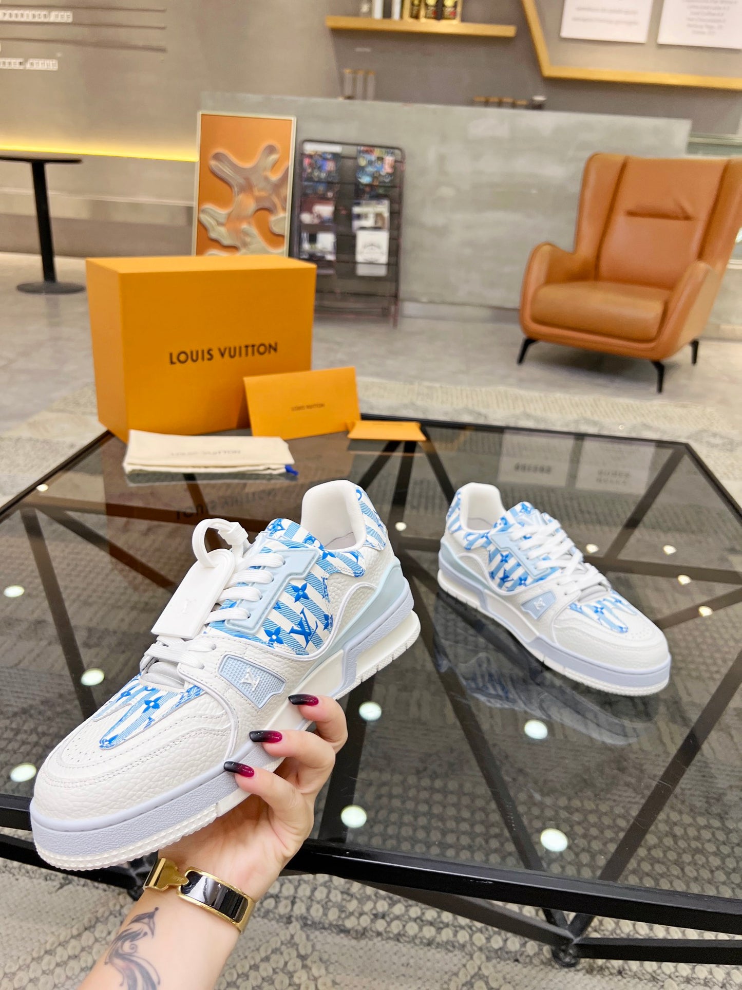 LV-144shoes