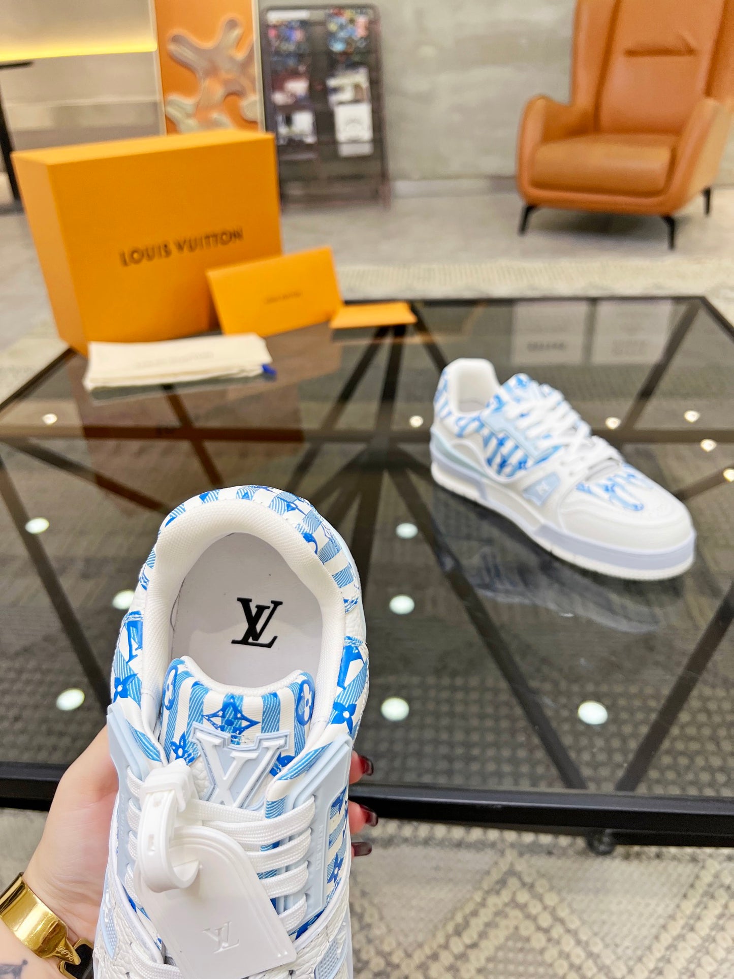 LV-144shoes