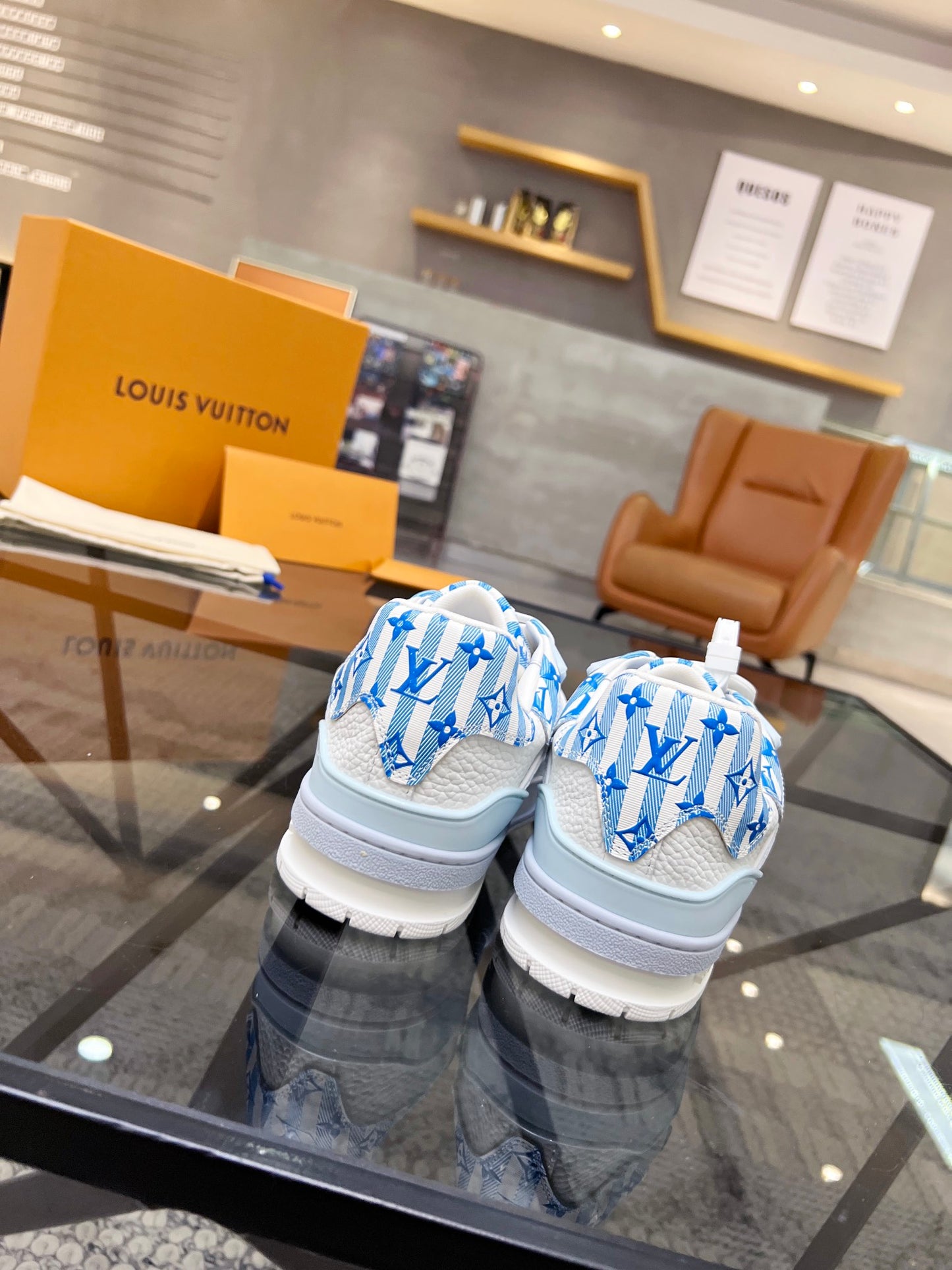 LV-144shoes