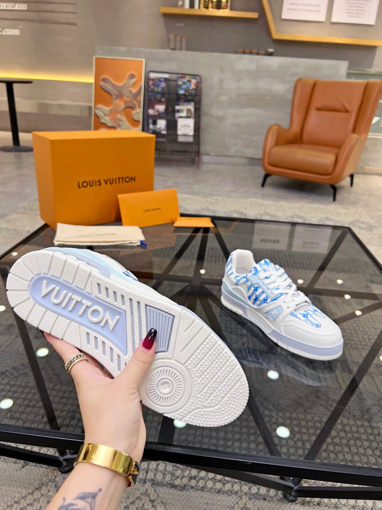 LV-144shoes