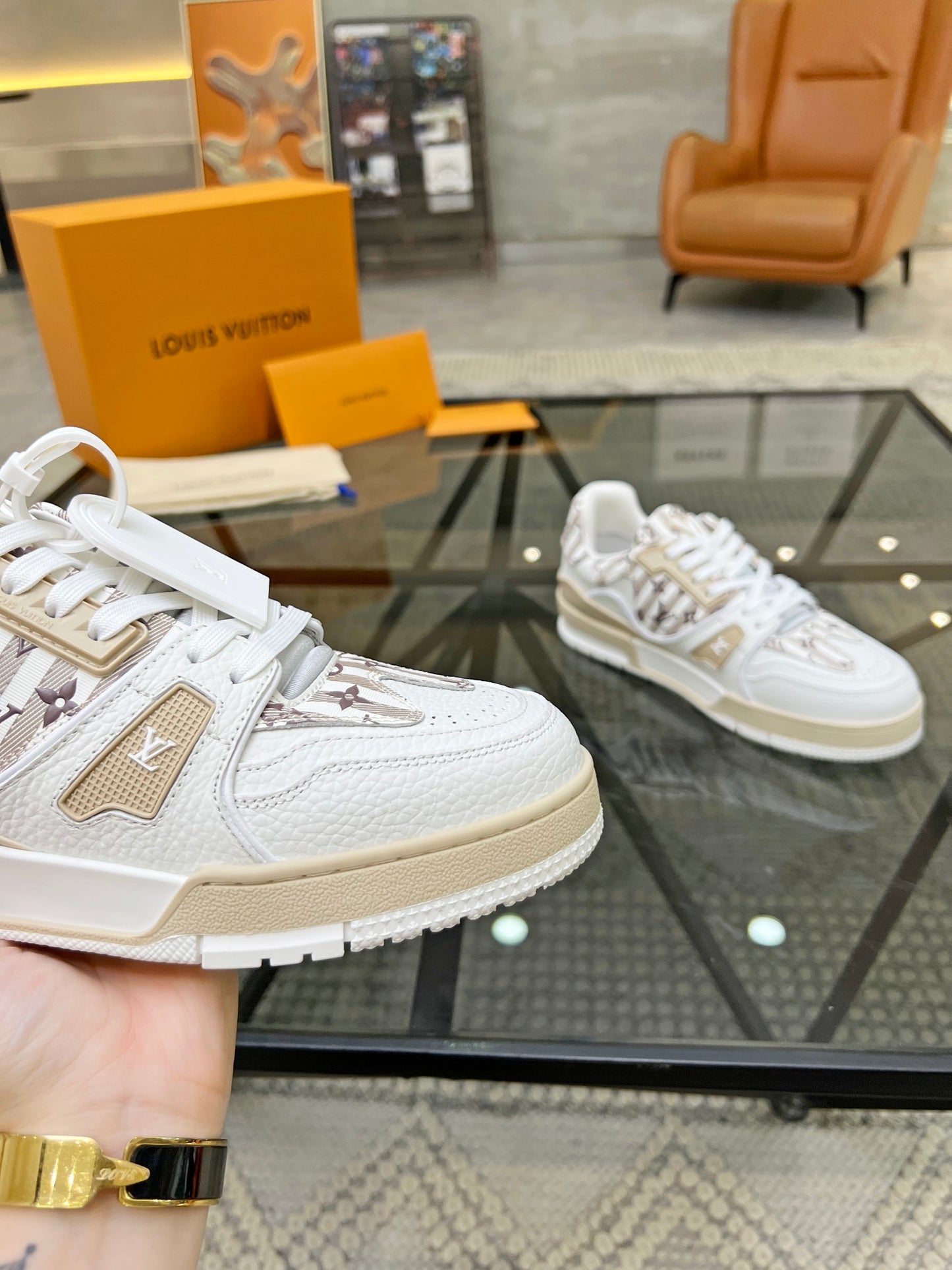 LV-145shoes