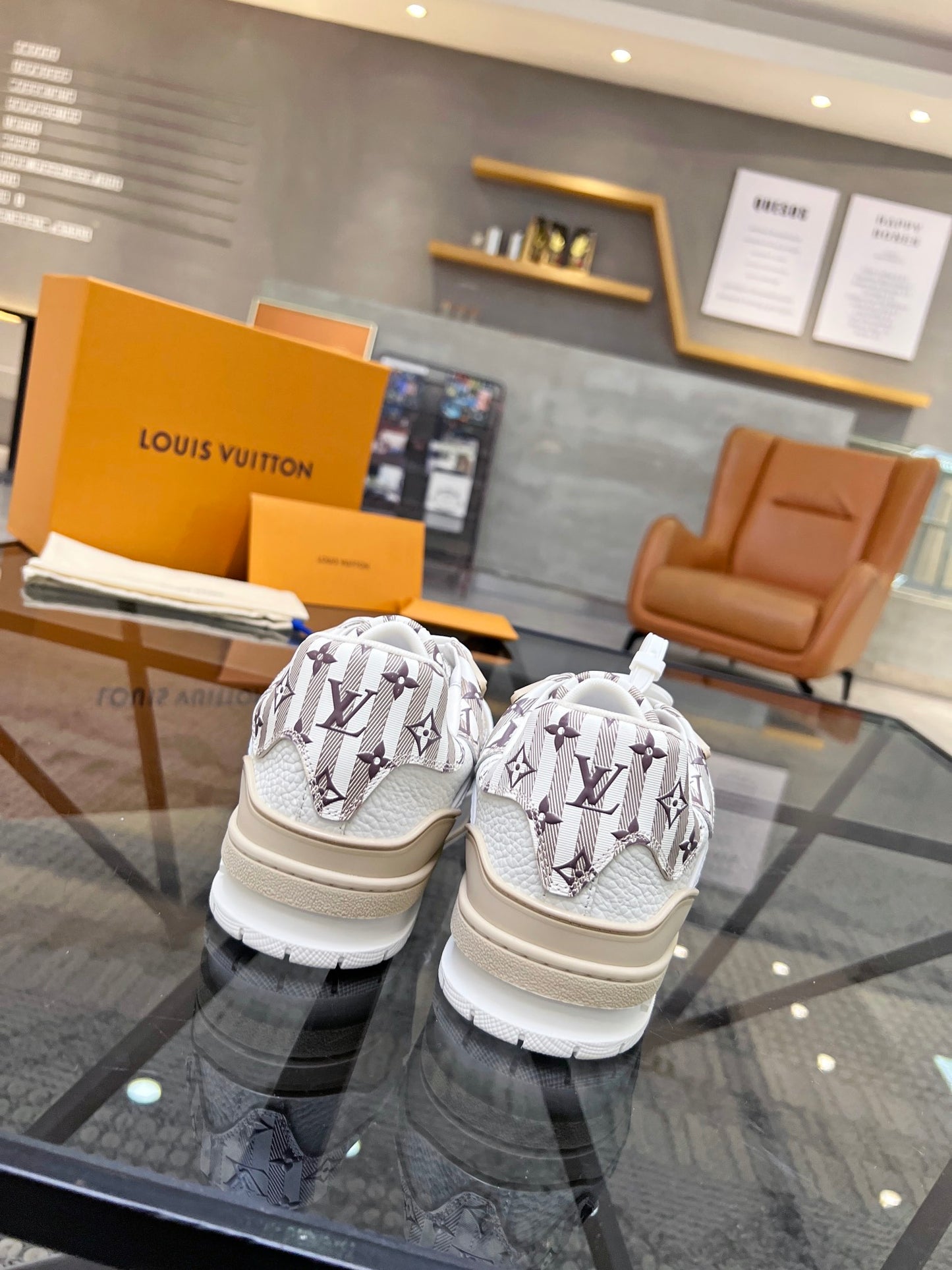 LV-145shoes