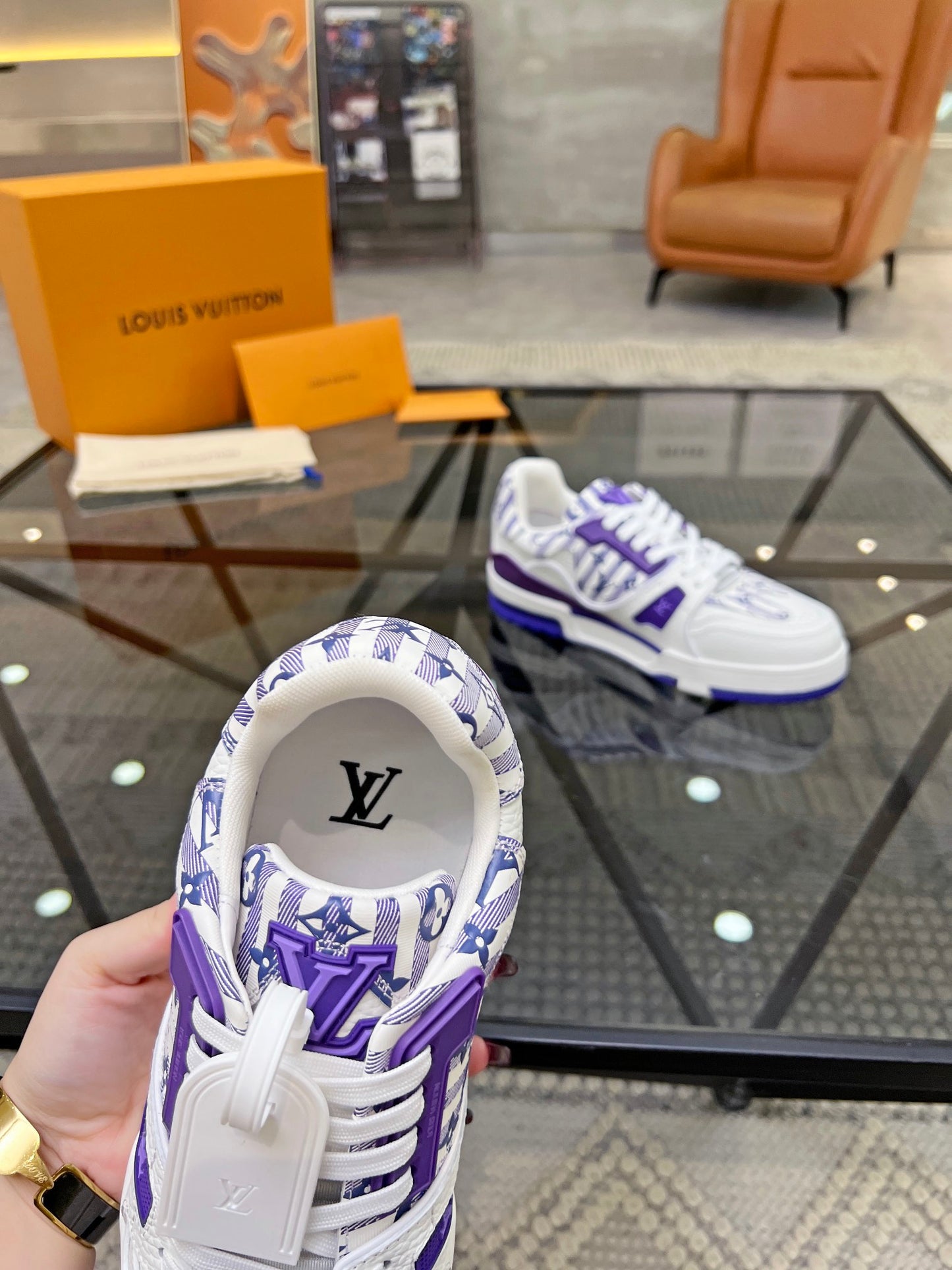 LV-146shoes