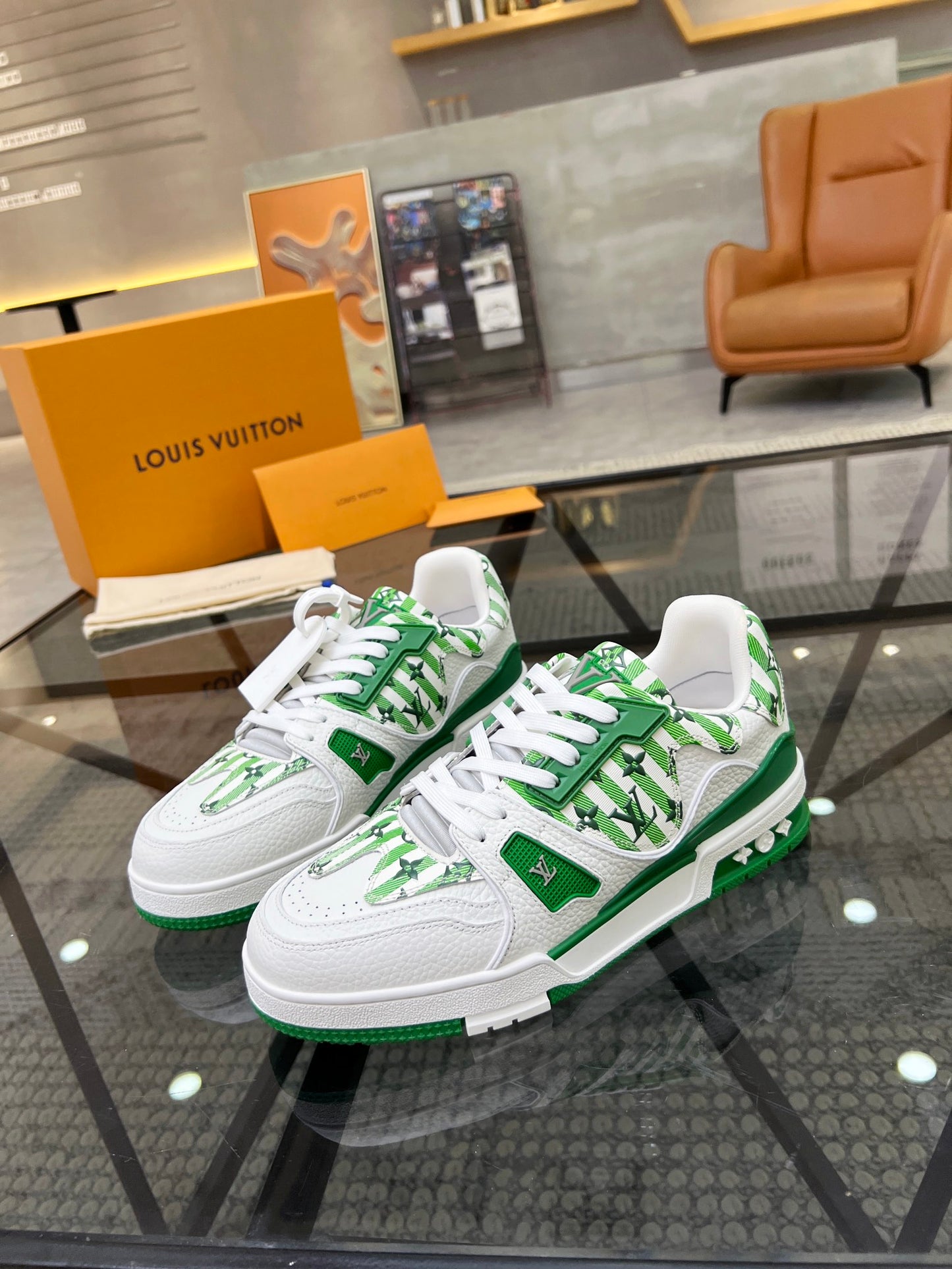 LV-147shoes