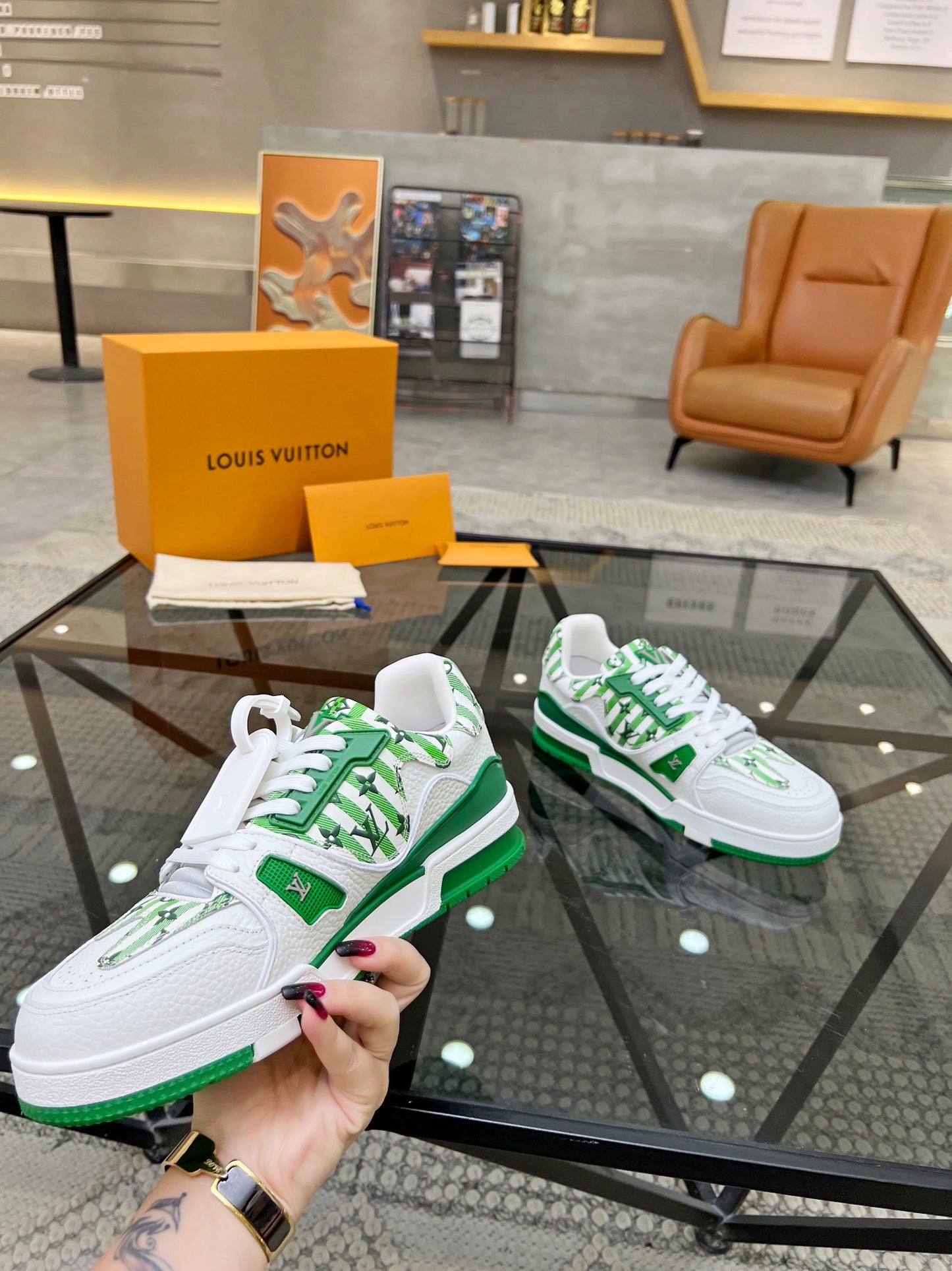 LV-147shoes