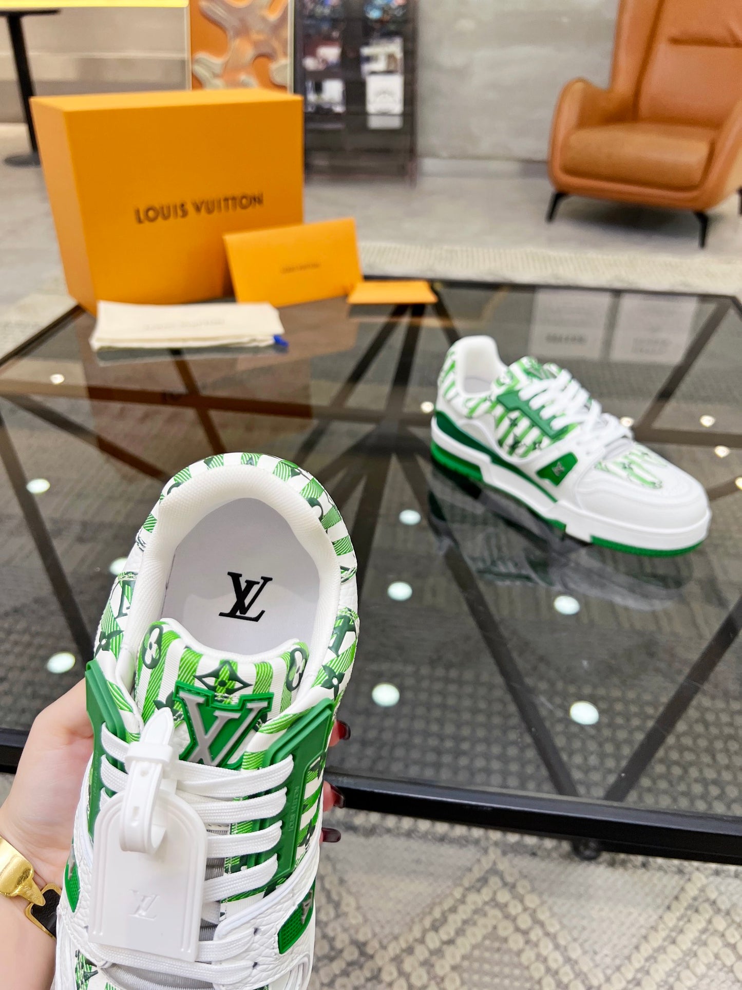 LV-147shoes