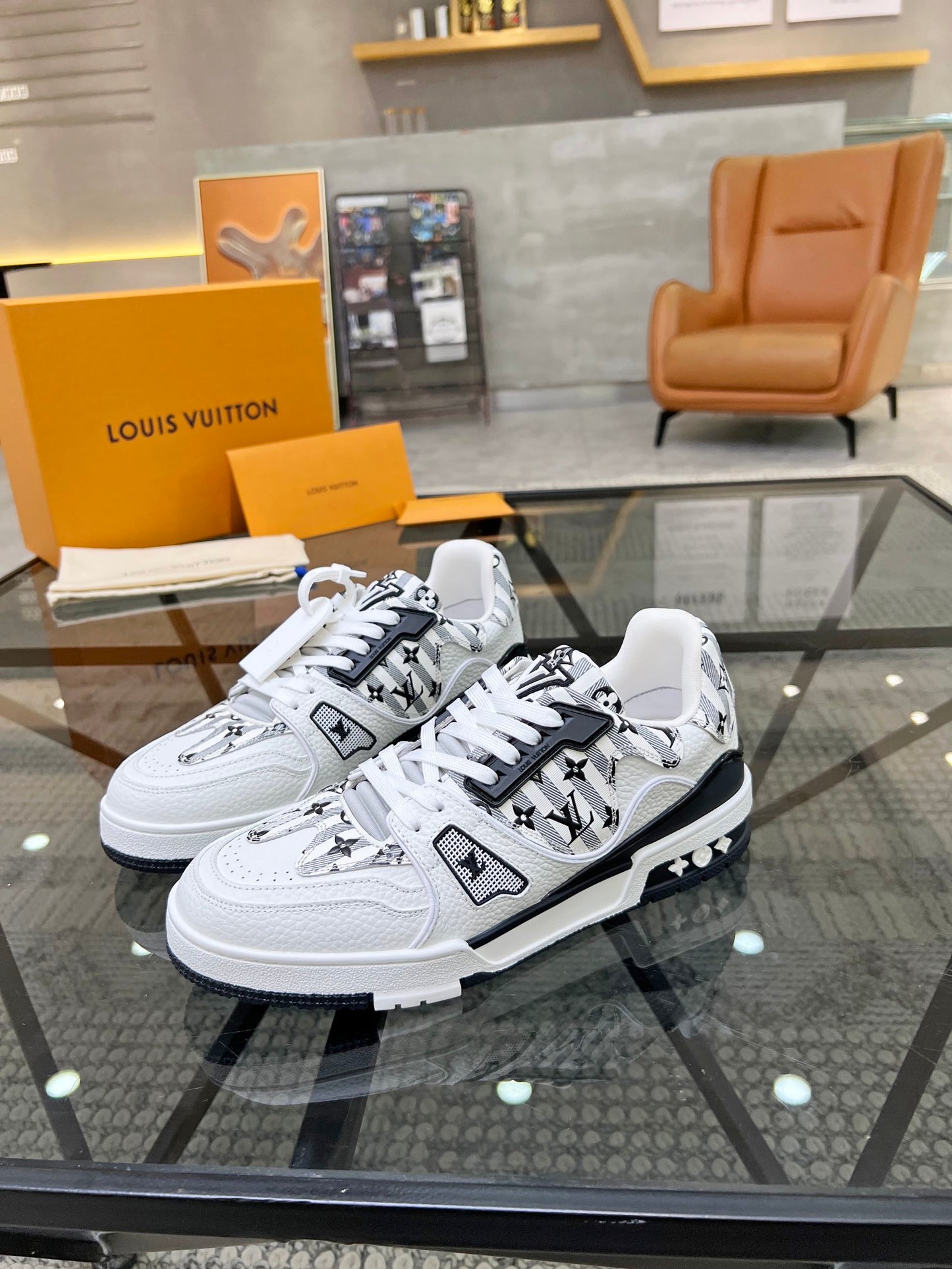 LV-148shoes