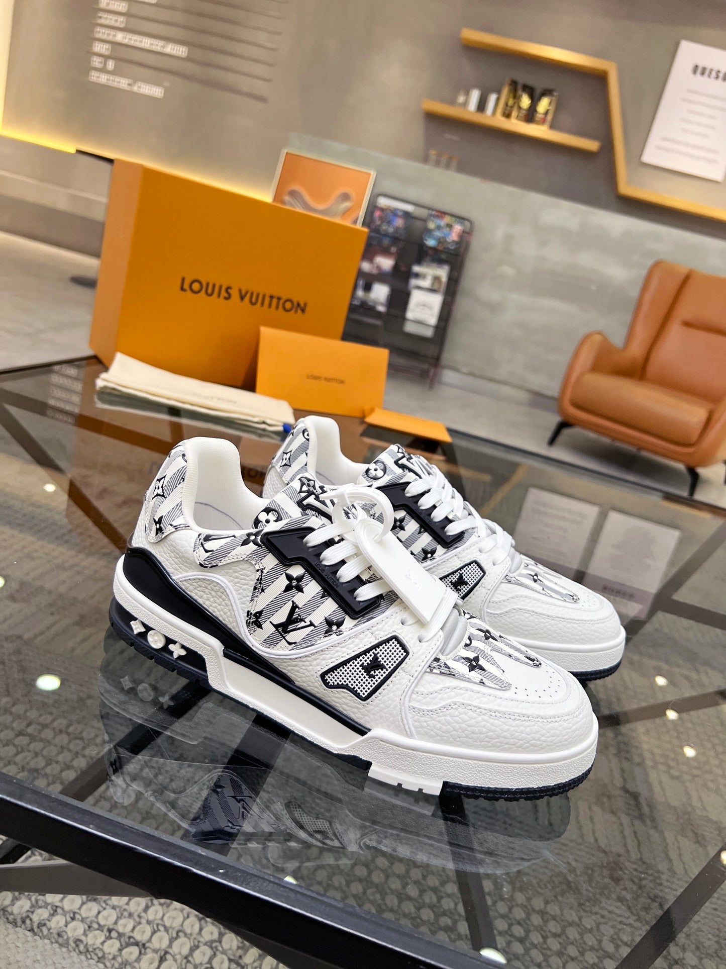 LV-148shoes
