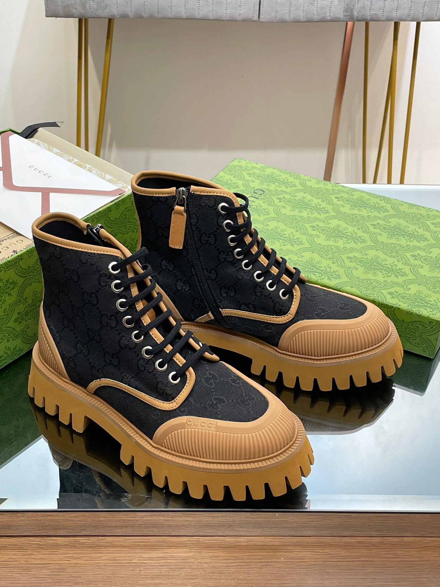 Gucci-065Shoes