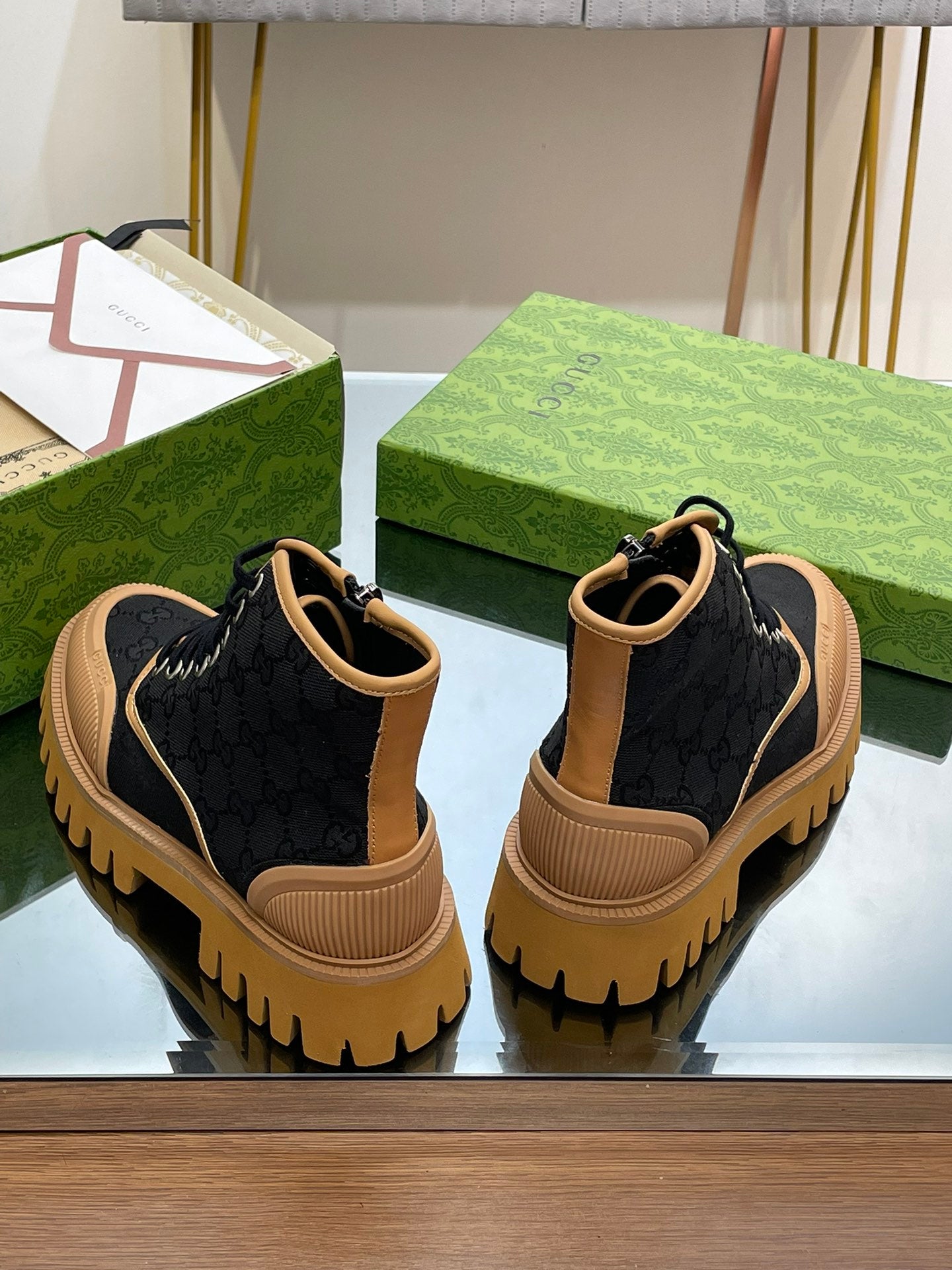 Gucci-065Shoes