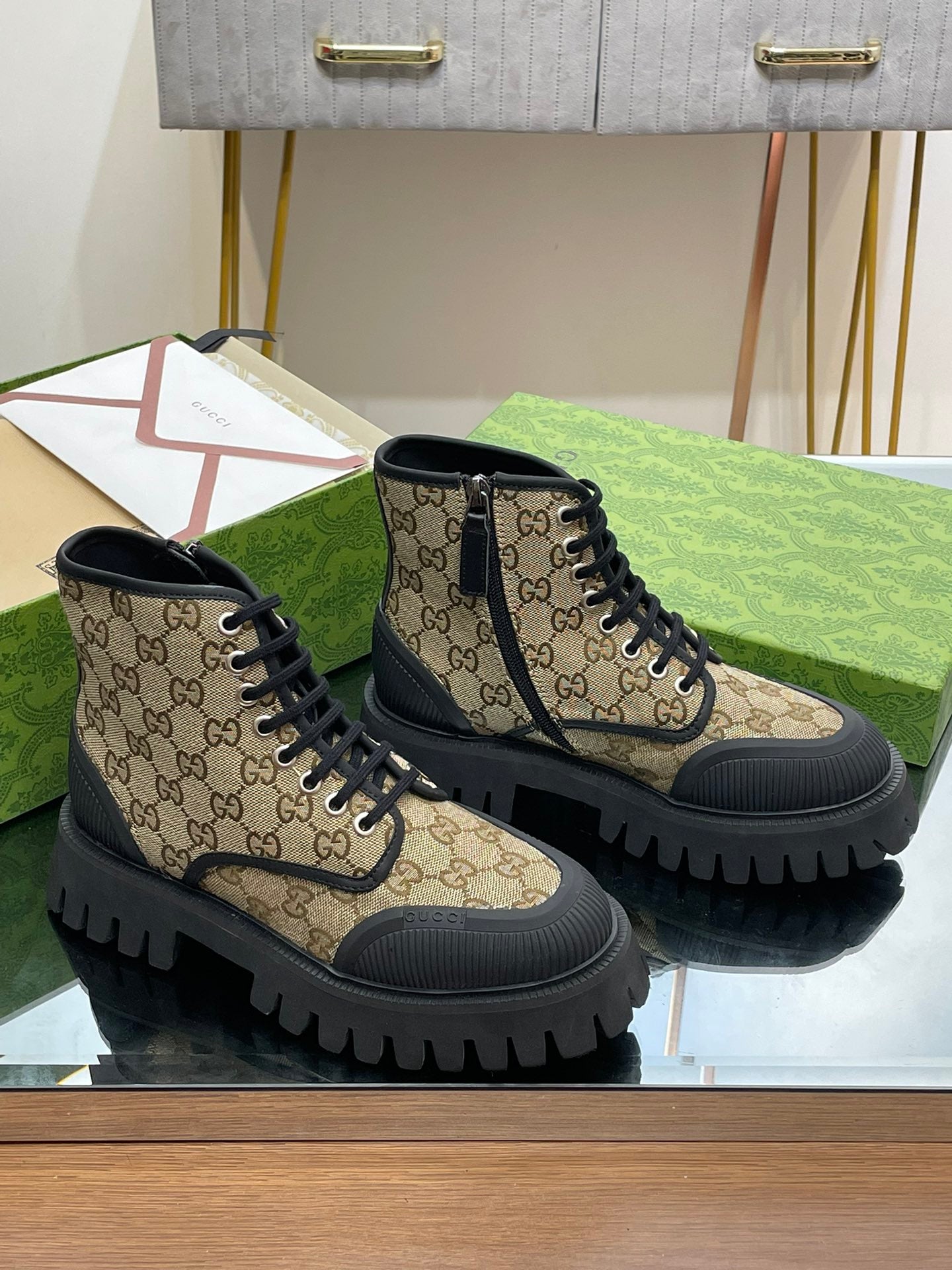Gucci-066Shoes