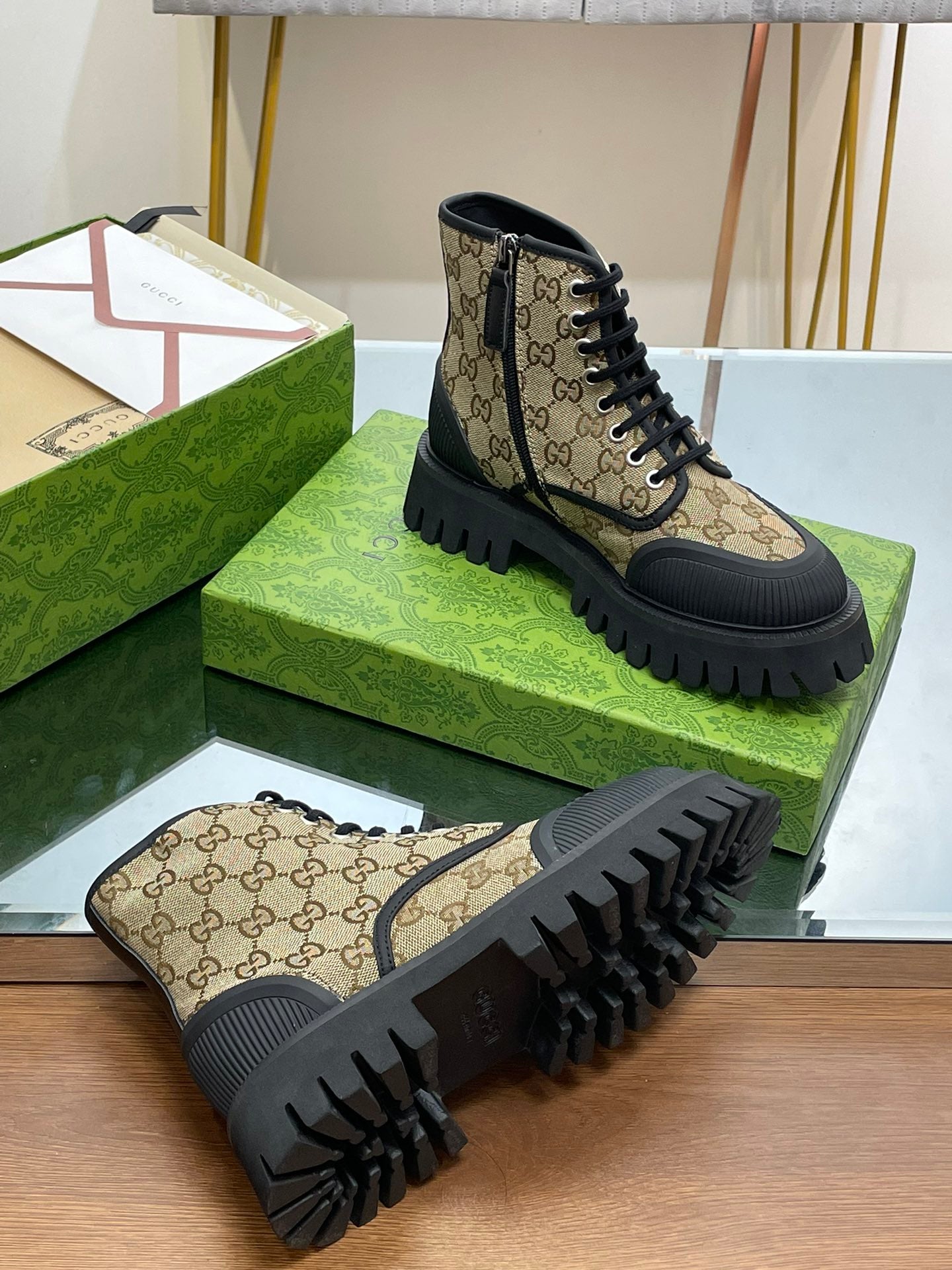 Gucci-066Shoes