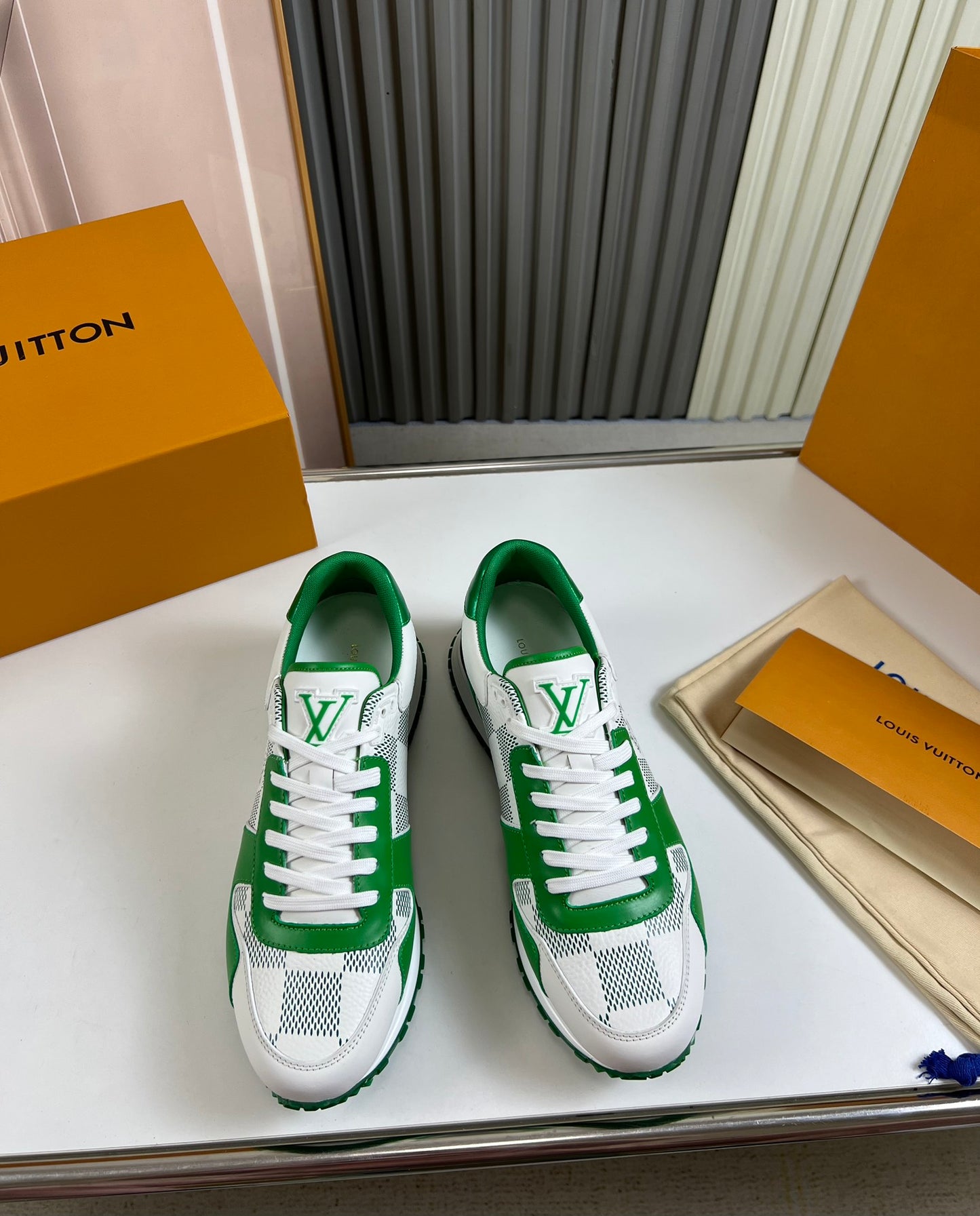 LV-156shoes