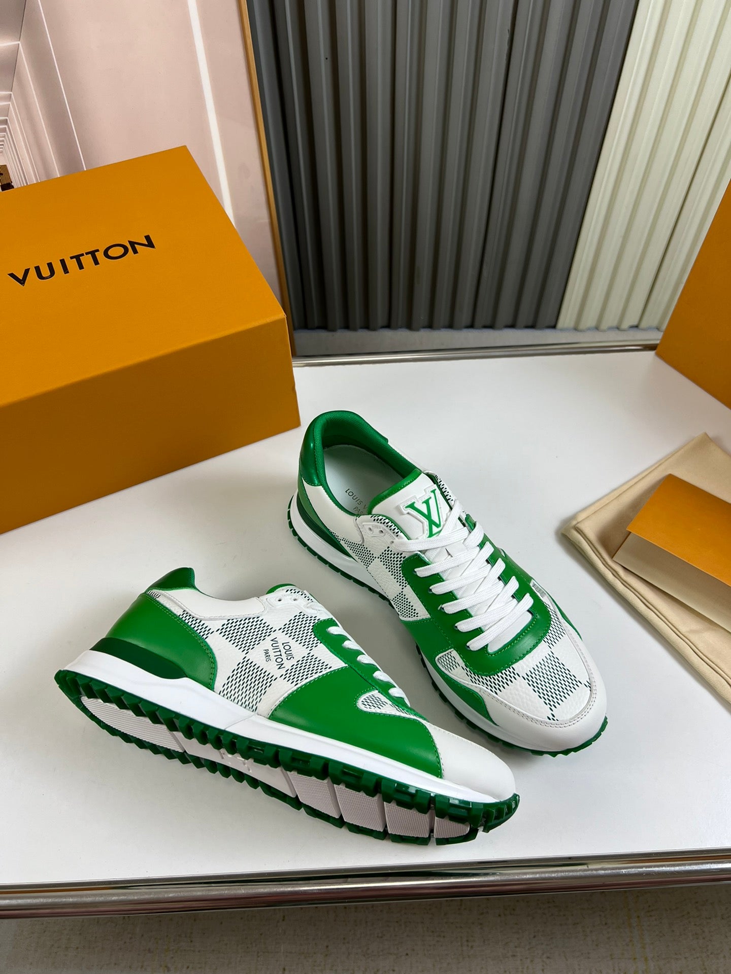 LV-156shoes