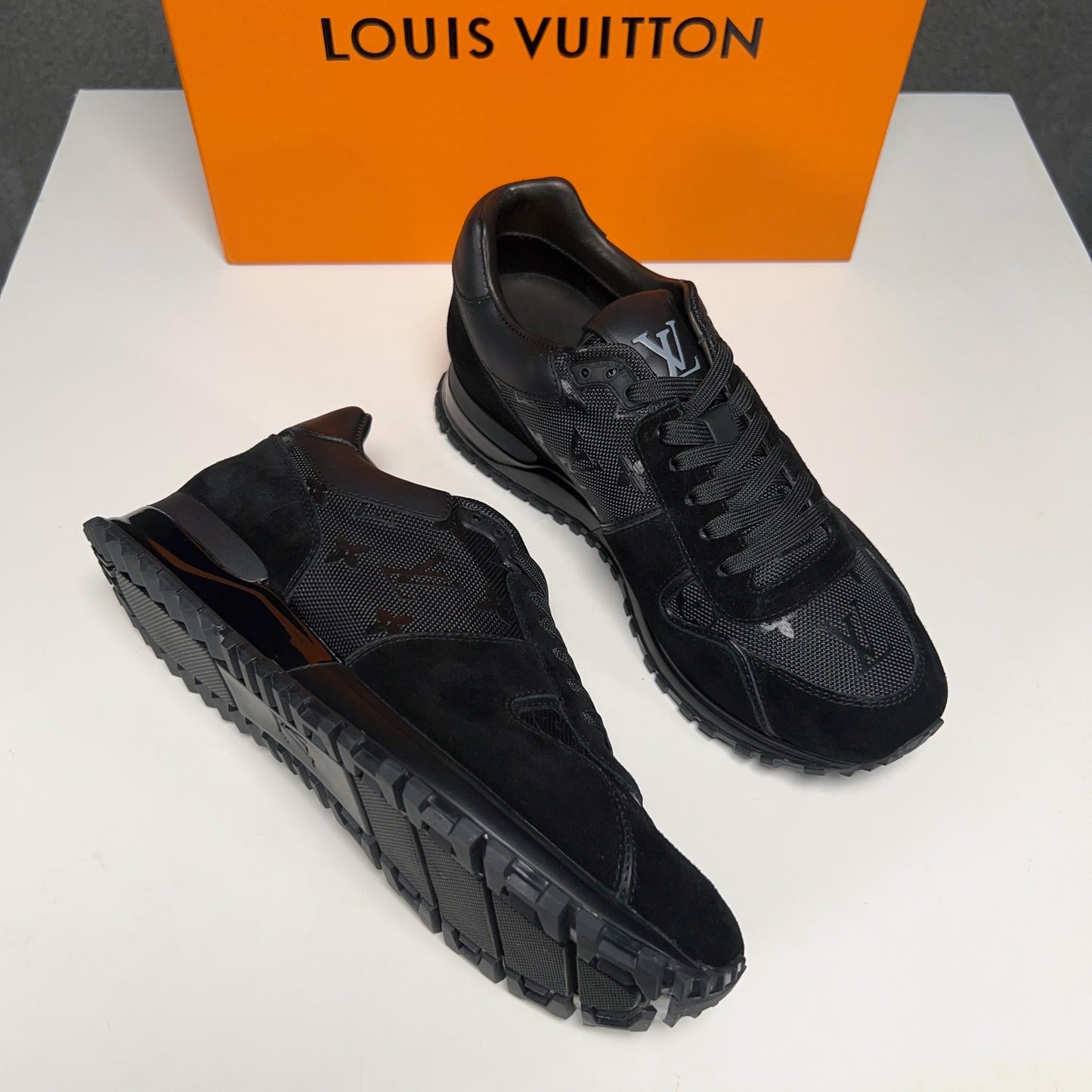 LV-168shoes