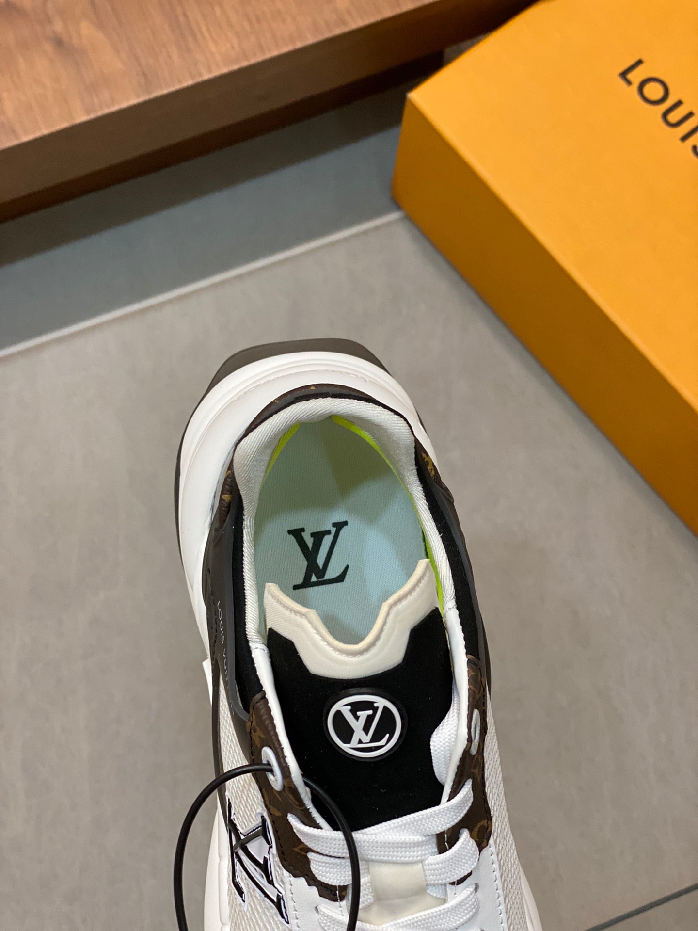LV-172shoes