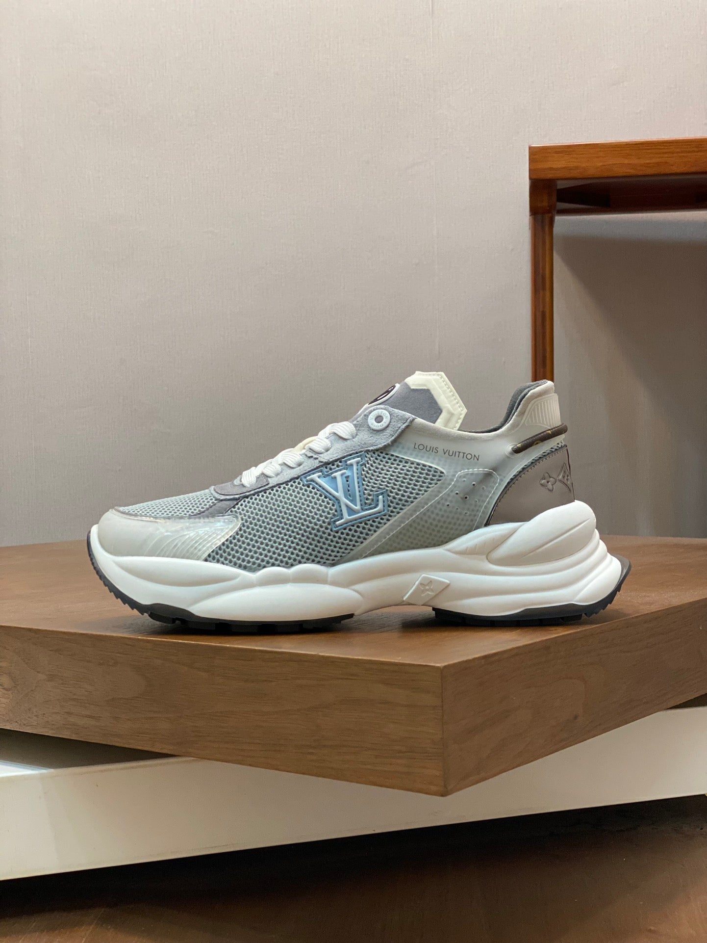 LV-173shoes