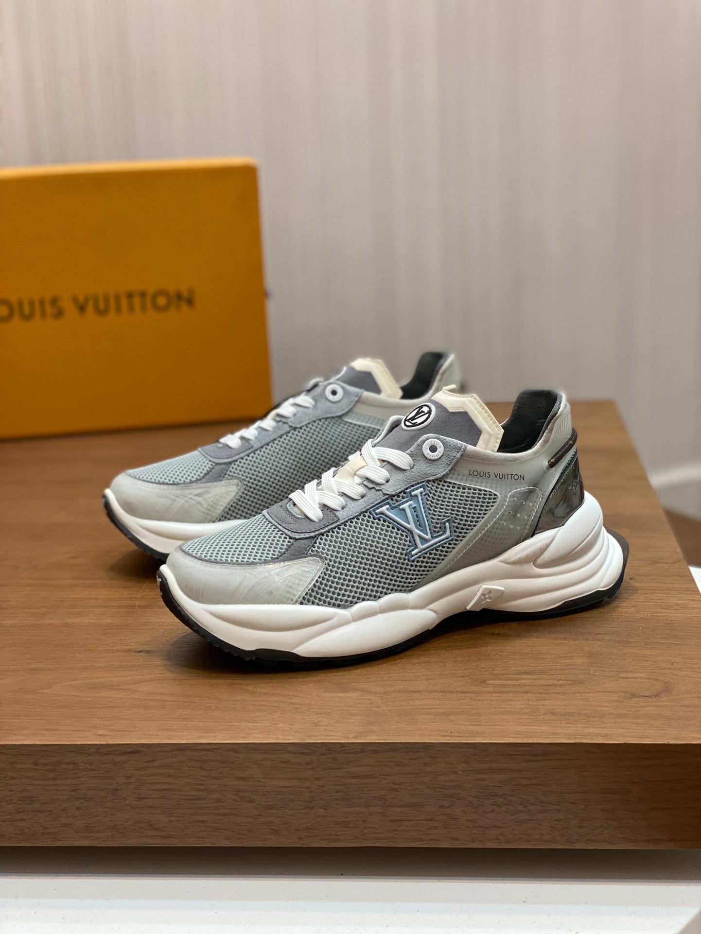 LV-173shoes