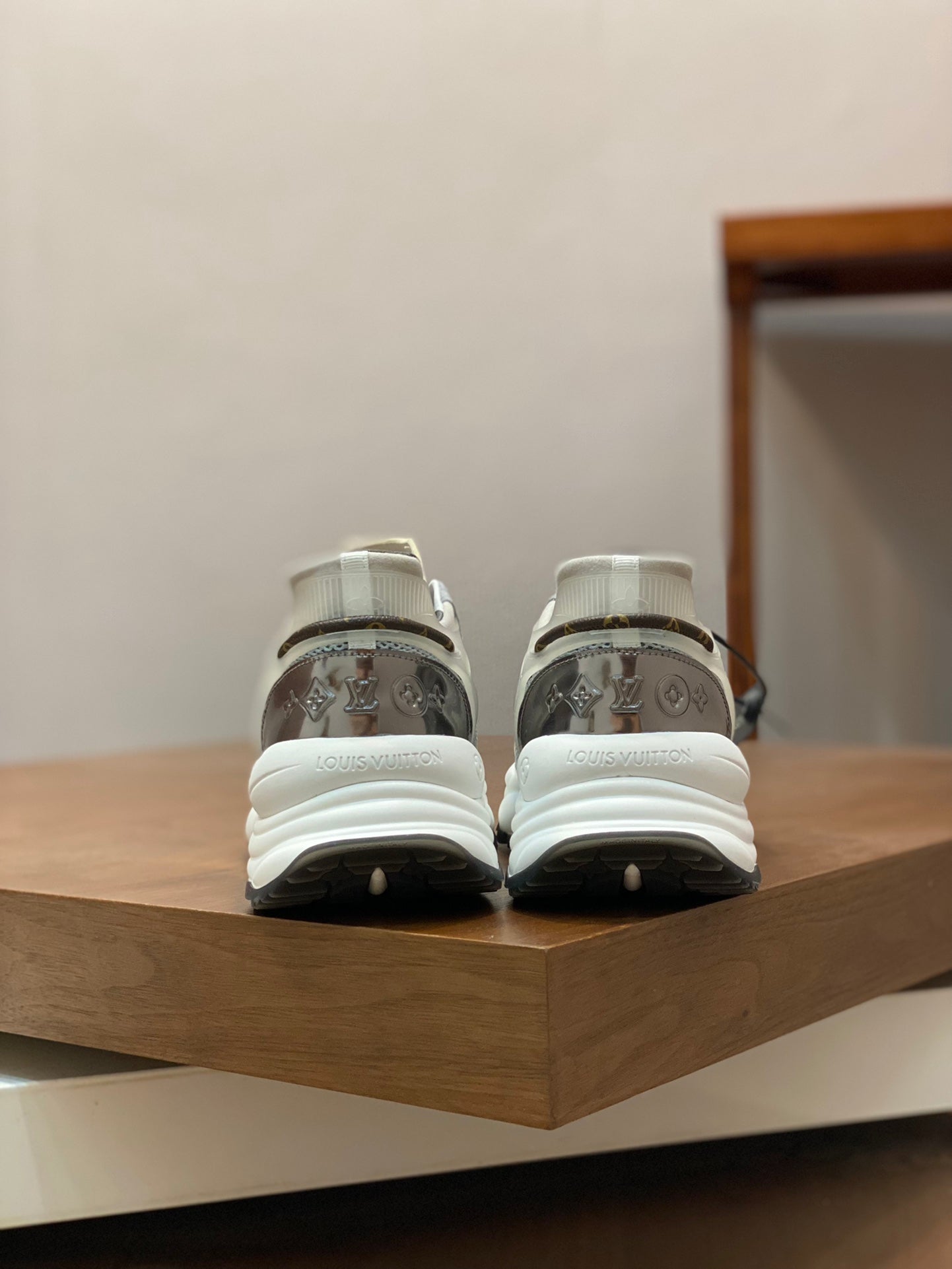 LV-173shoes
