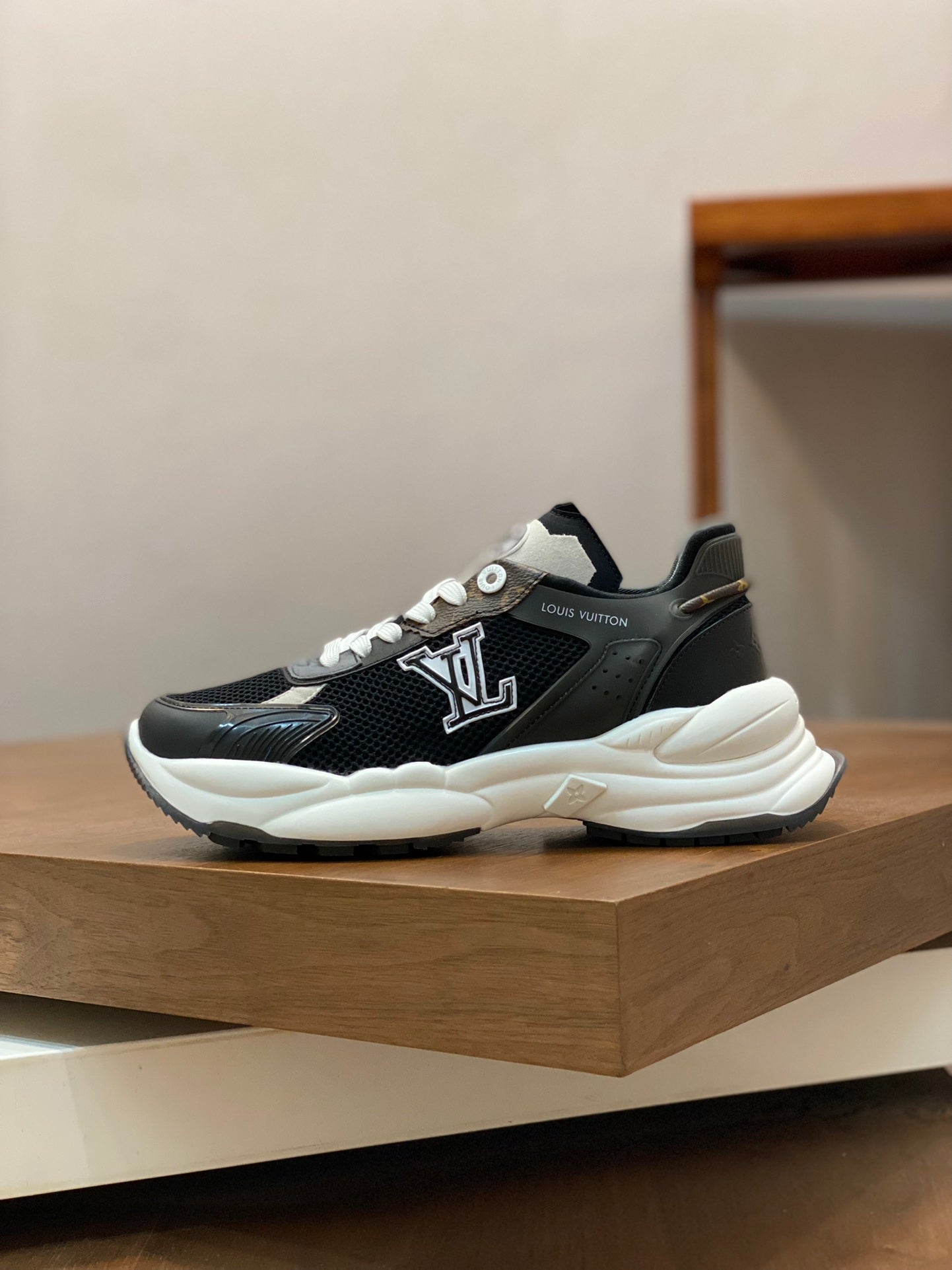 LV-174shoes