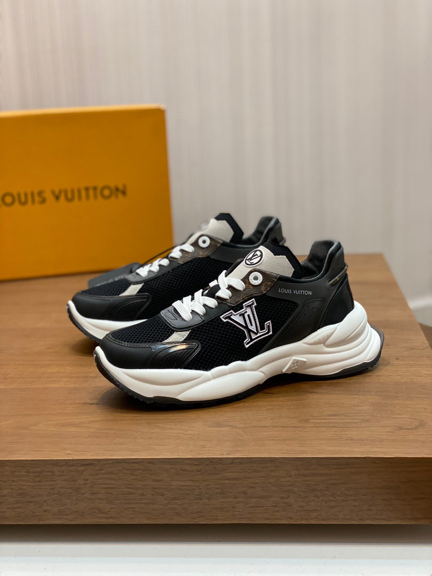 LV-174shoes