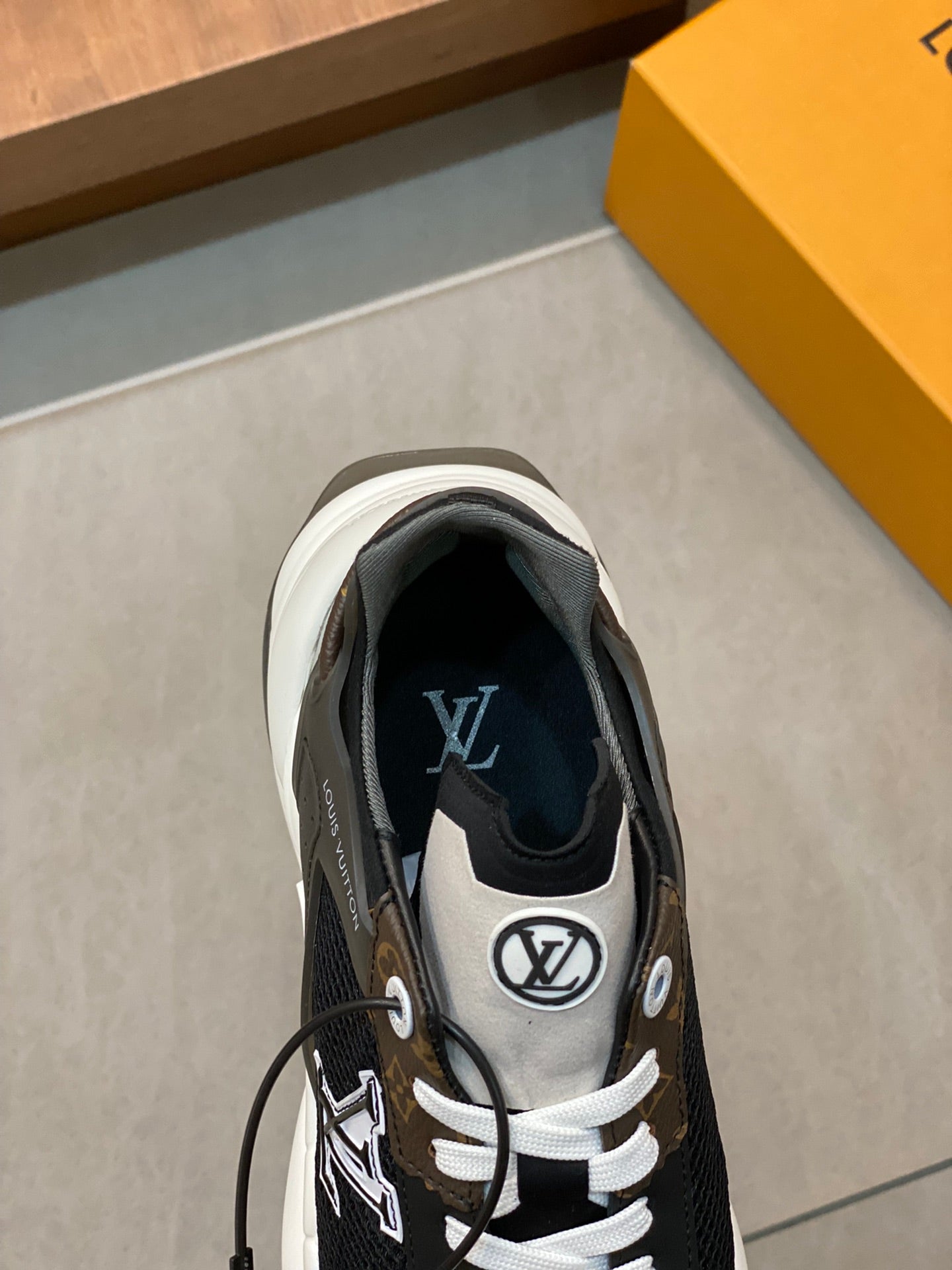 LV-174shoes