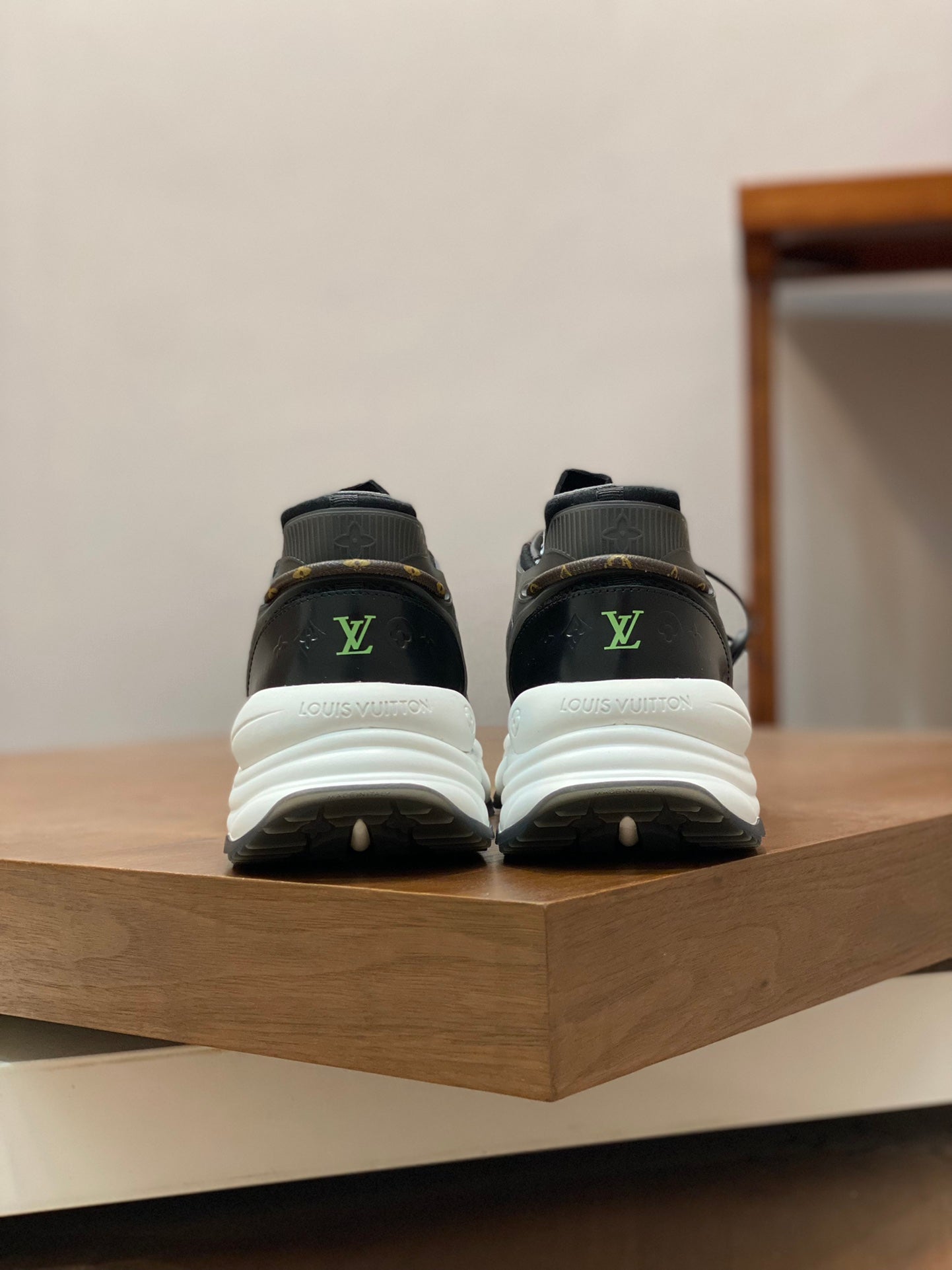 LV-174shoes