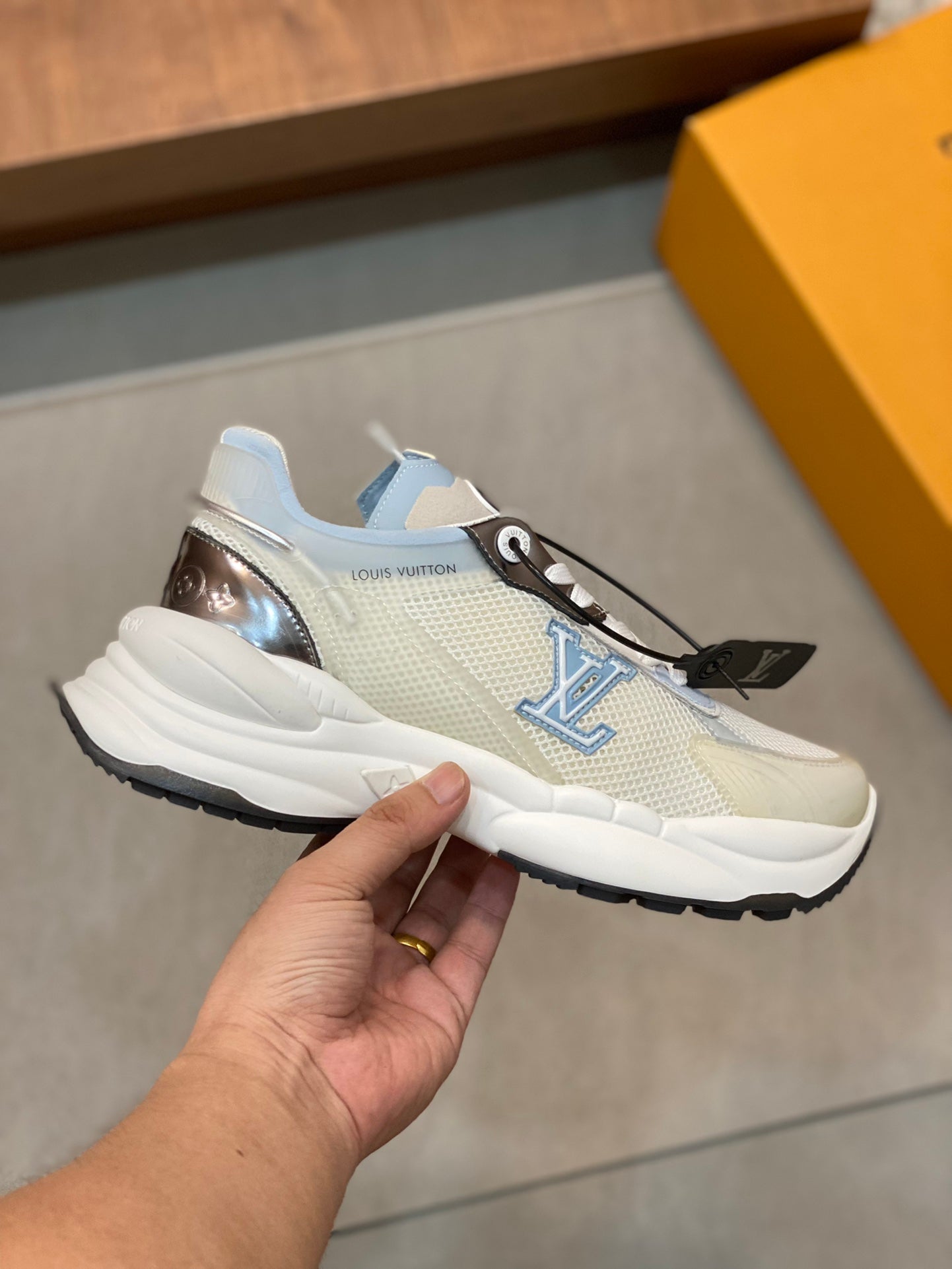 LV-175shoes
