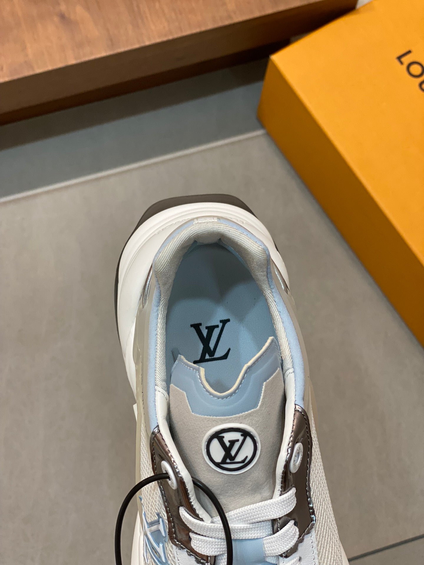 LV-175shoes