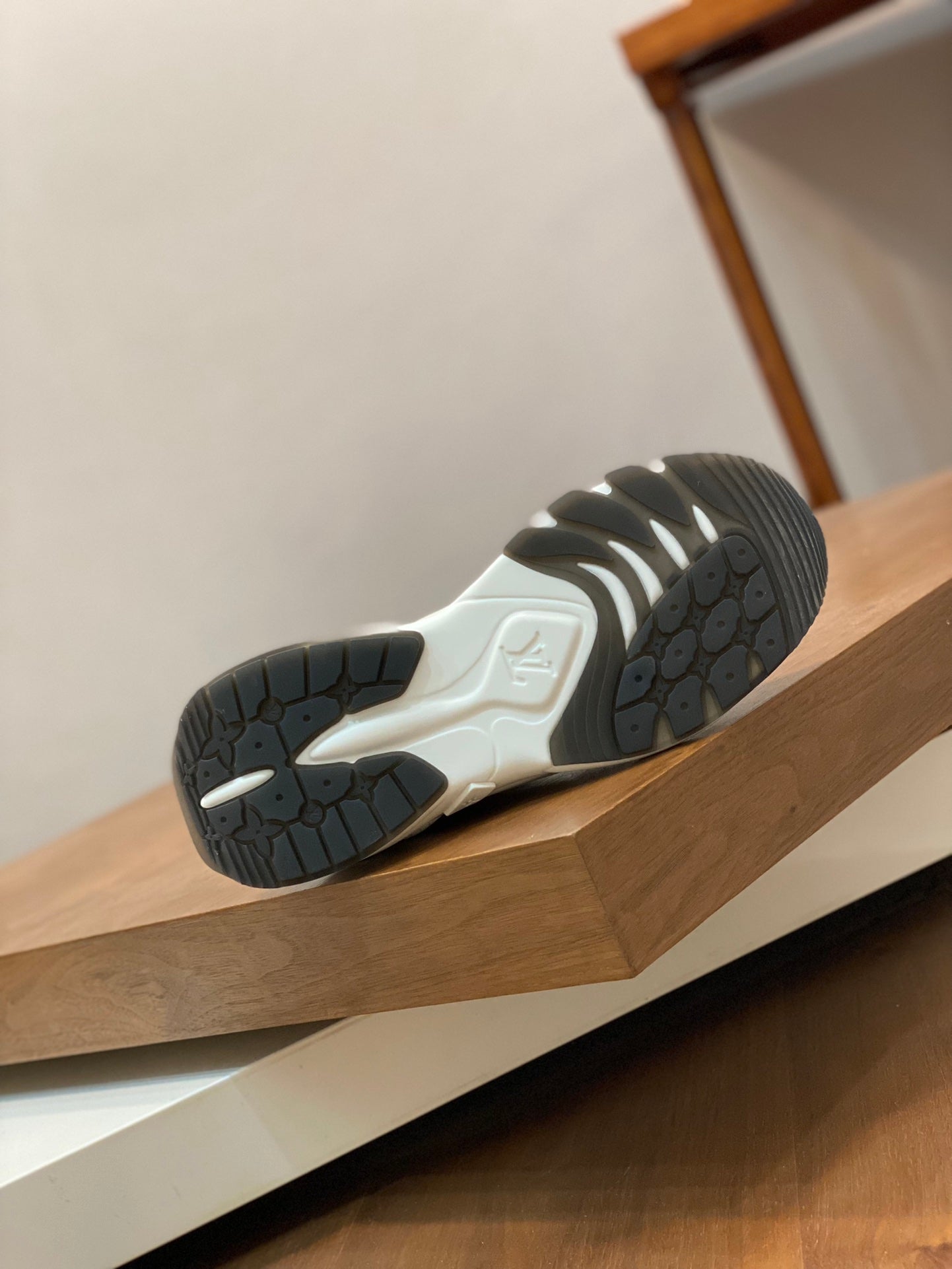 LV-175shoes